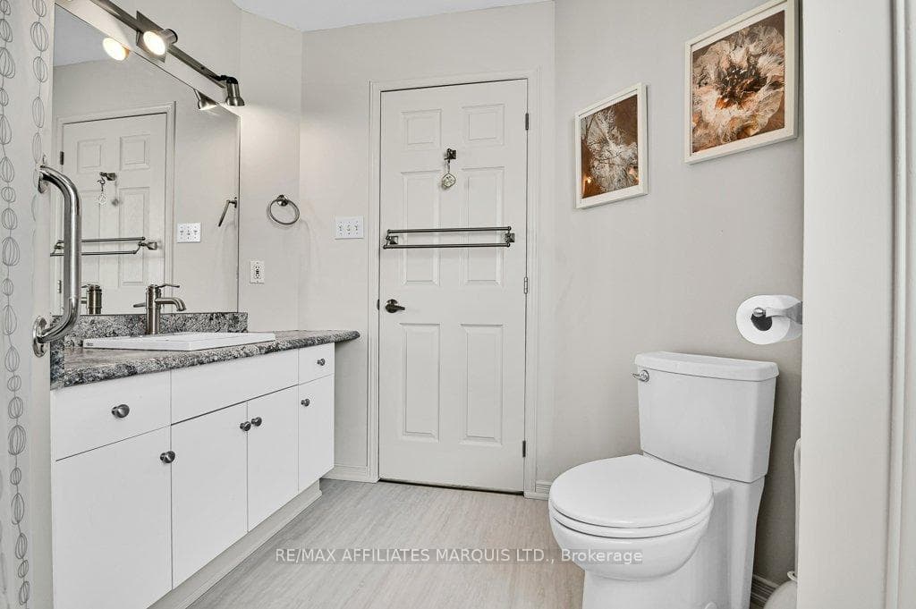 728 Robin Court photo 7