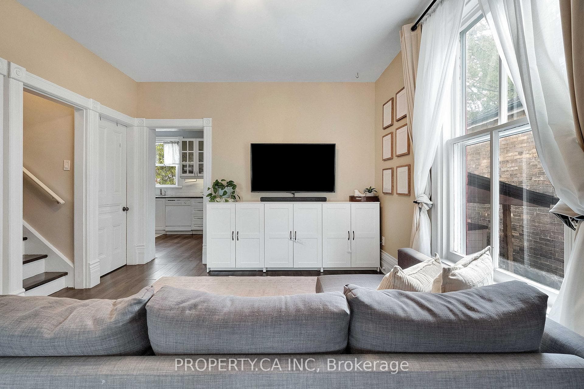 438 Ontario Street photo 10