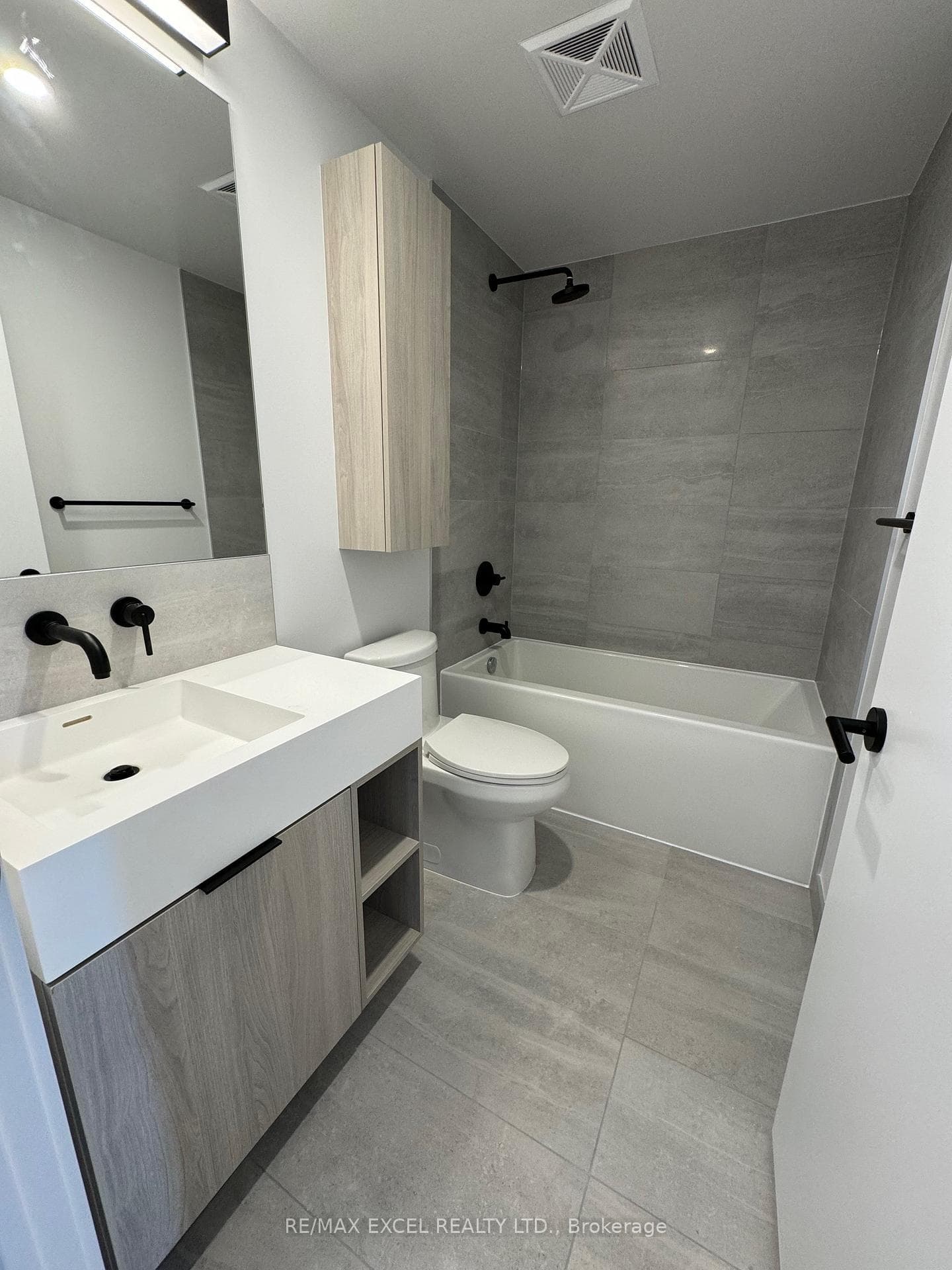 108 Peter Street Unit 1519 photo 8