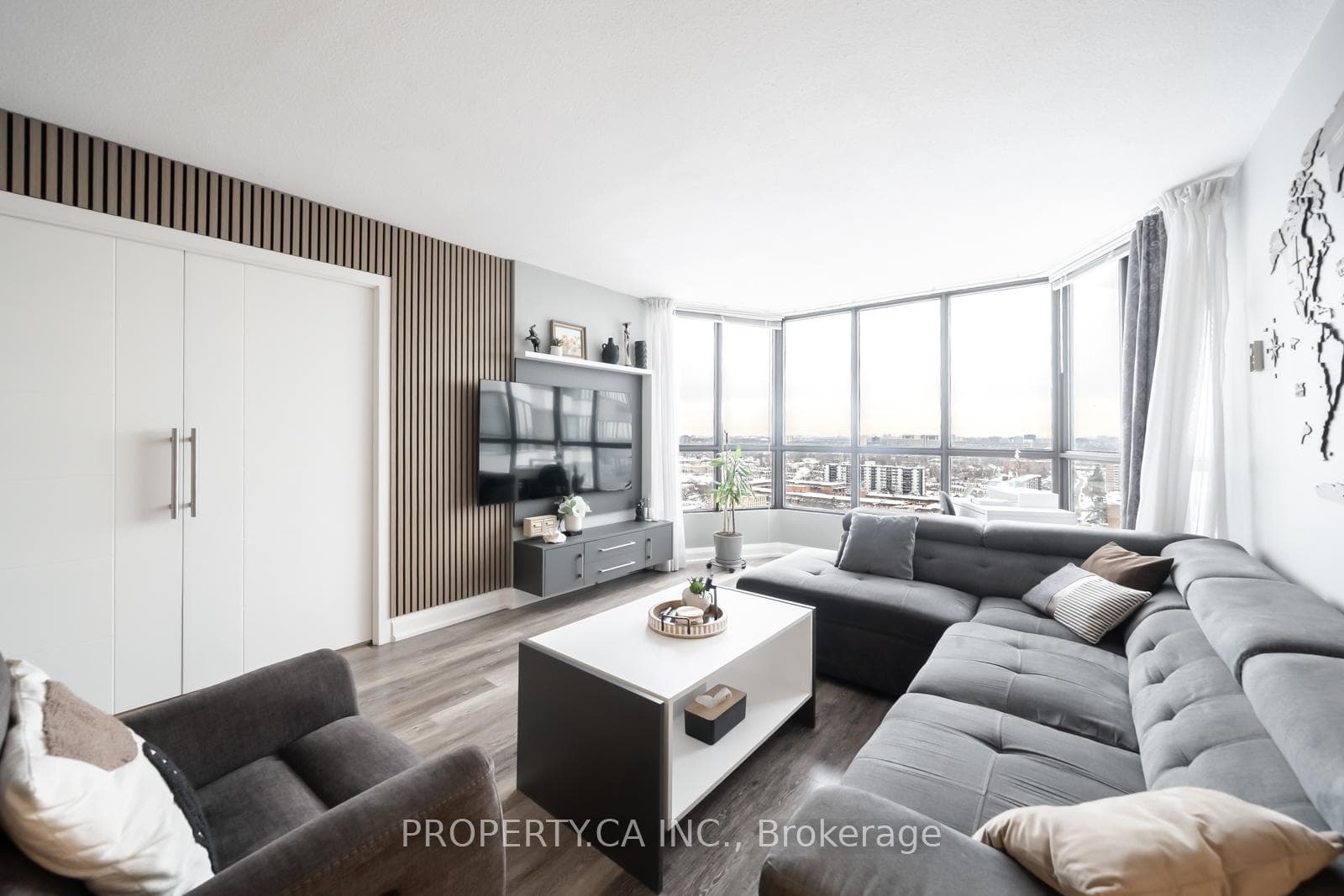 1333 Bloor Street Unit 2201 photo 23