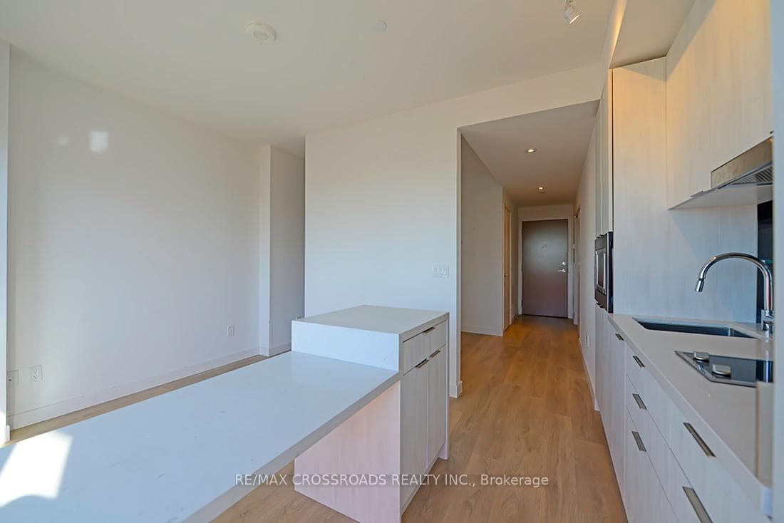 215 Queen Street Unit 2503 photo 4