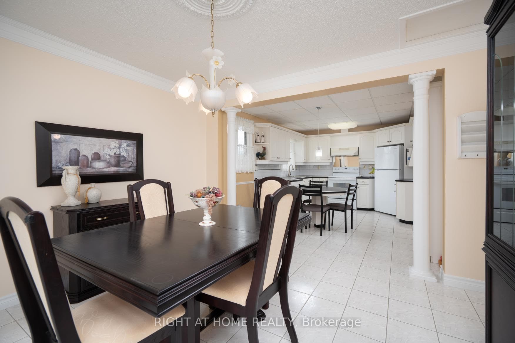 210 SENECA Avenue photo 13
