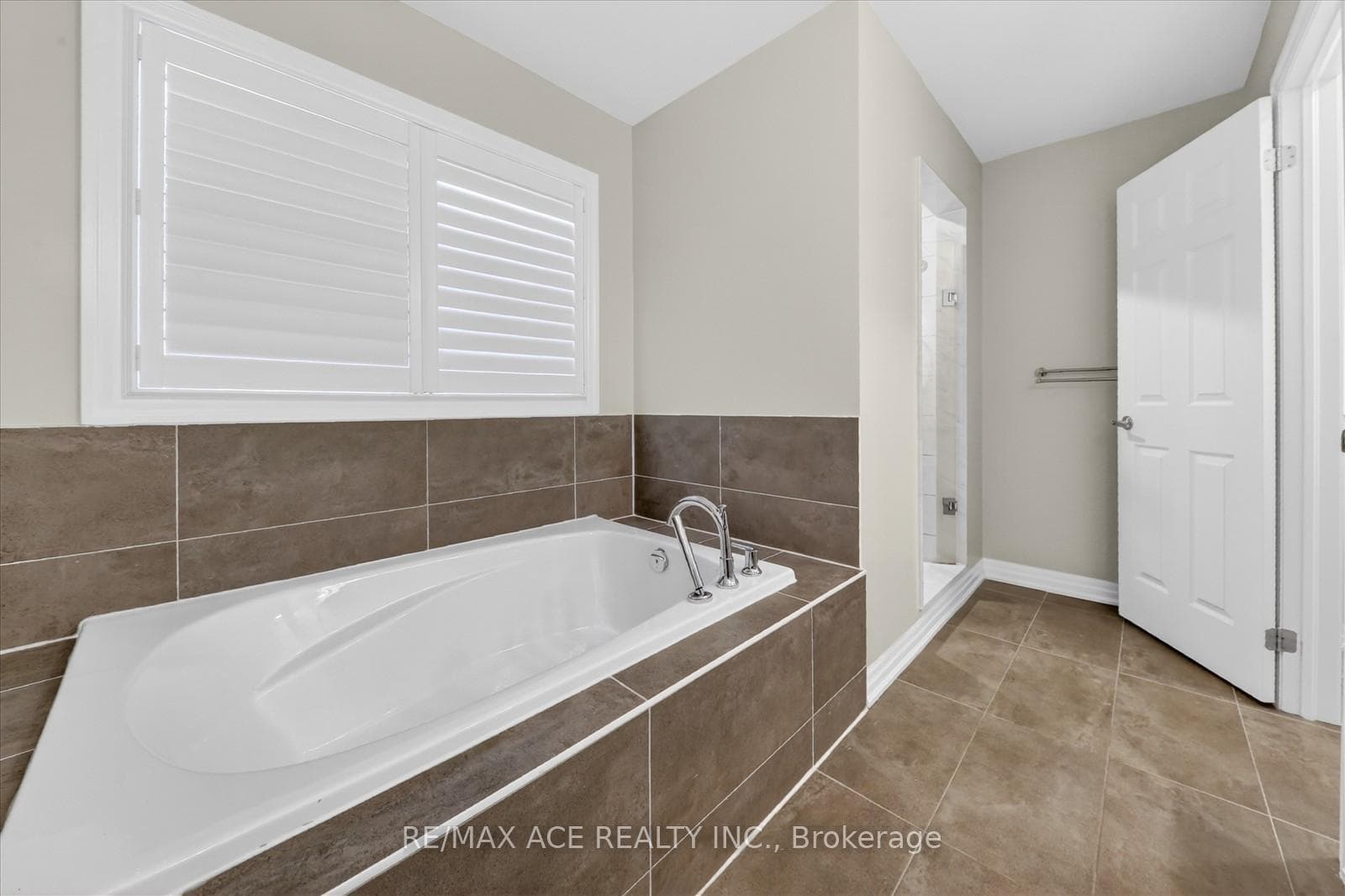 218 Flood Avenue photo 26
