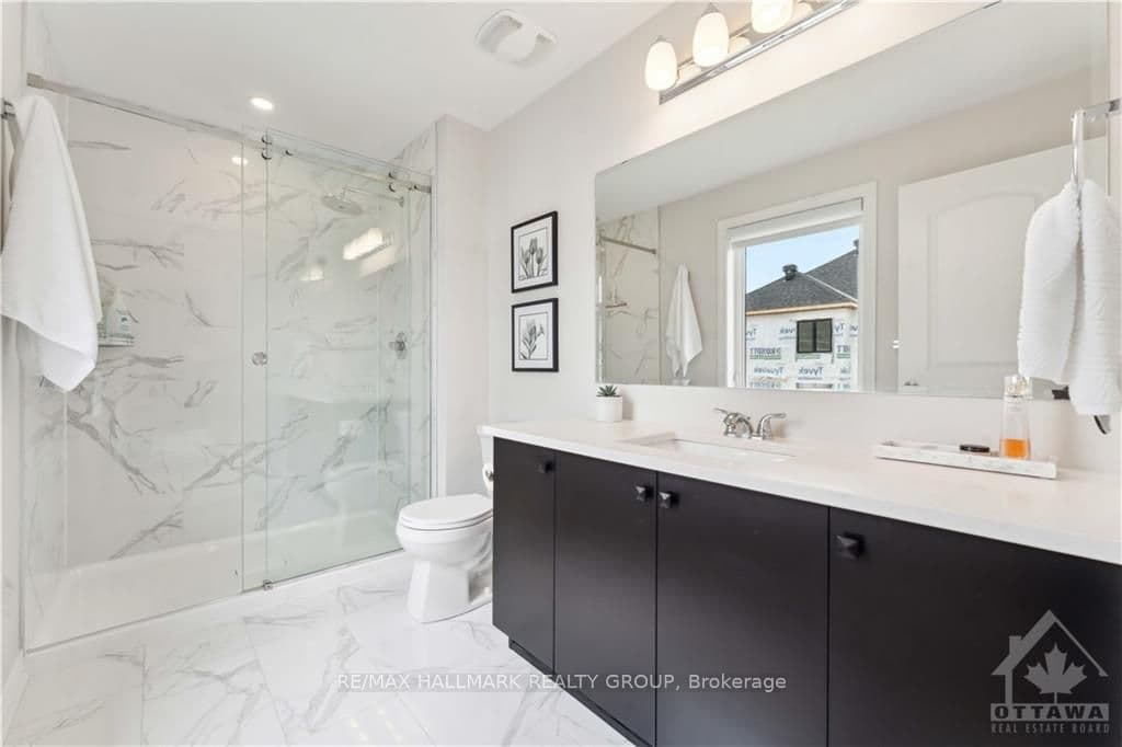 726 VENNECY Terrace photo 19