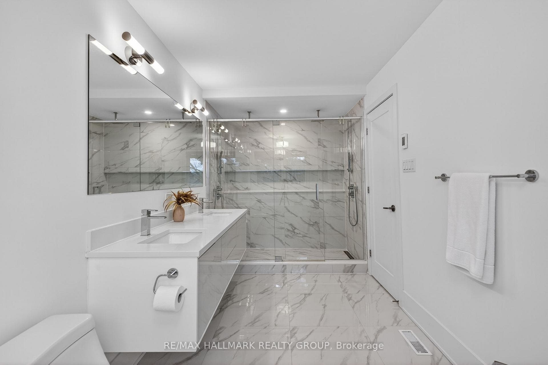 261 Avondale Avenue photo 17