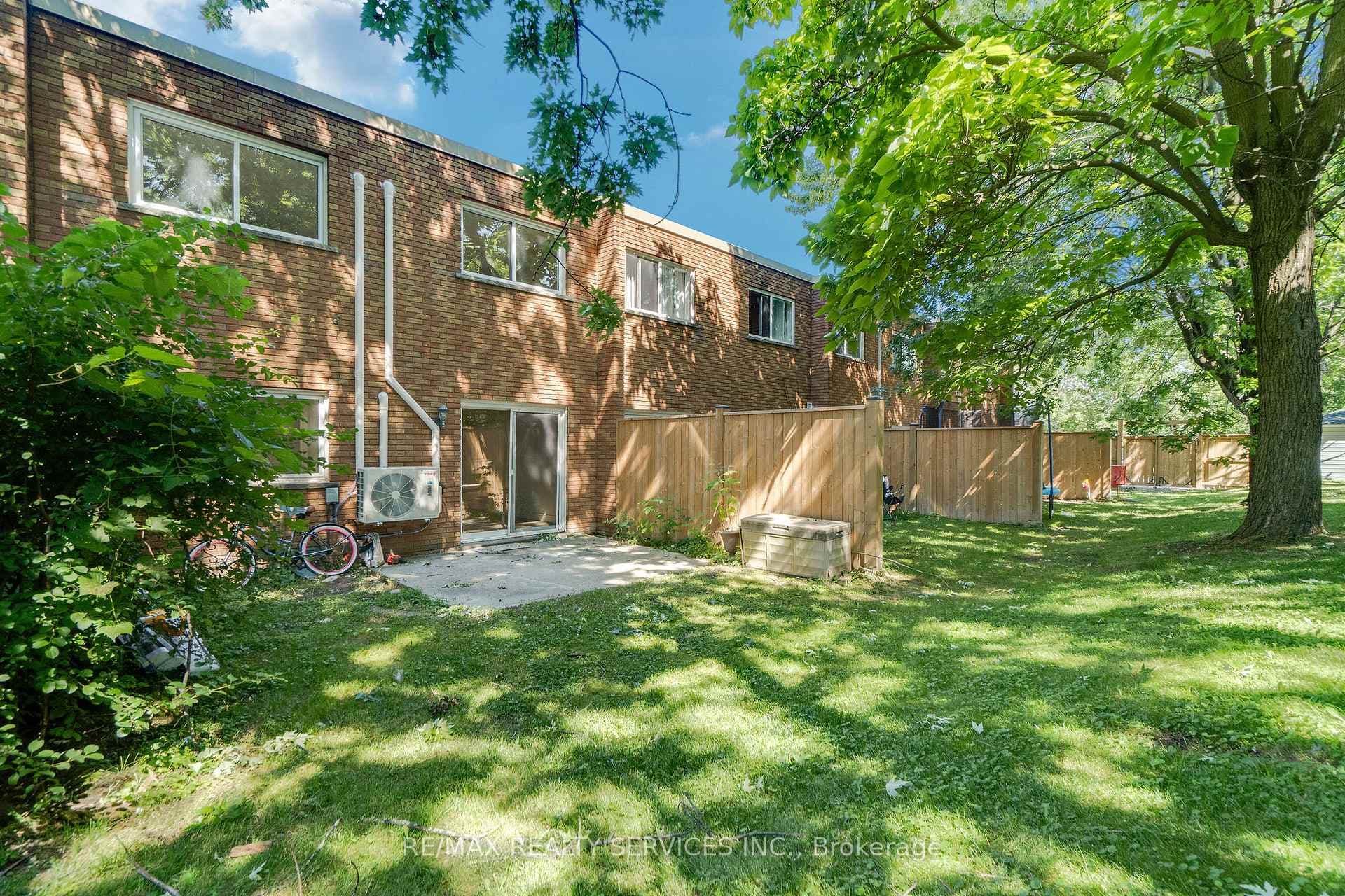 1140 Tavistock Drive Unit 8 photo 22