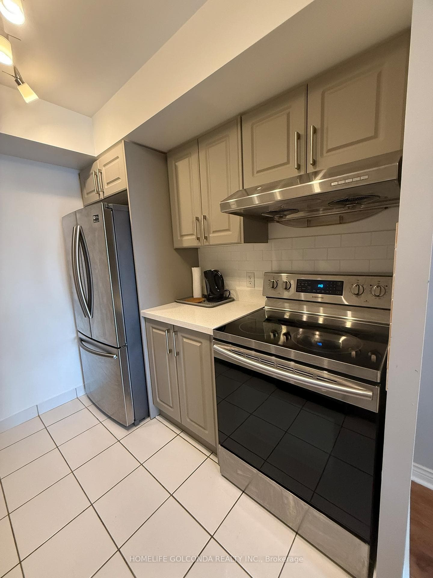 256 Doris Avenue Unit 1701 photo 10
