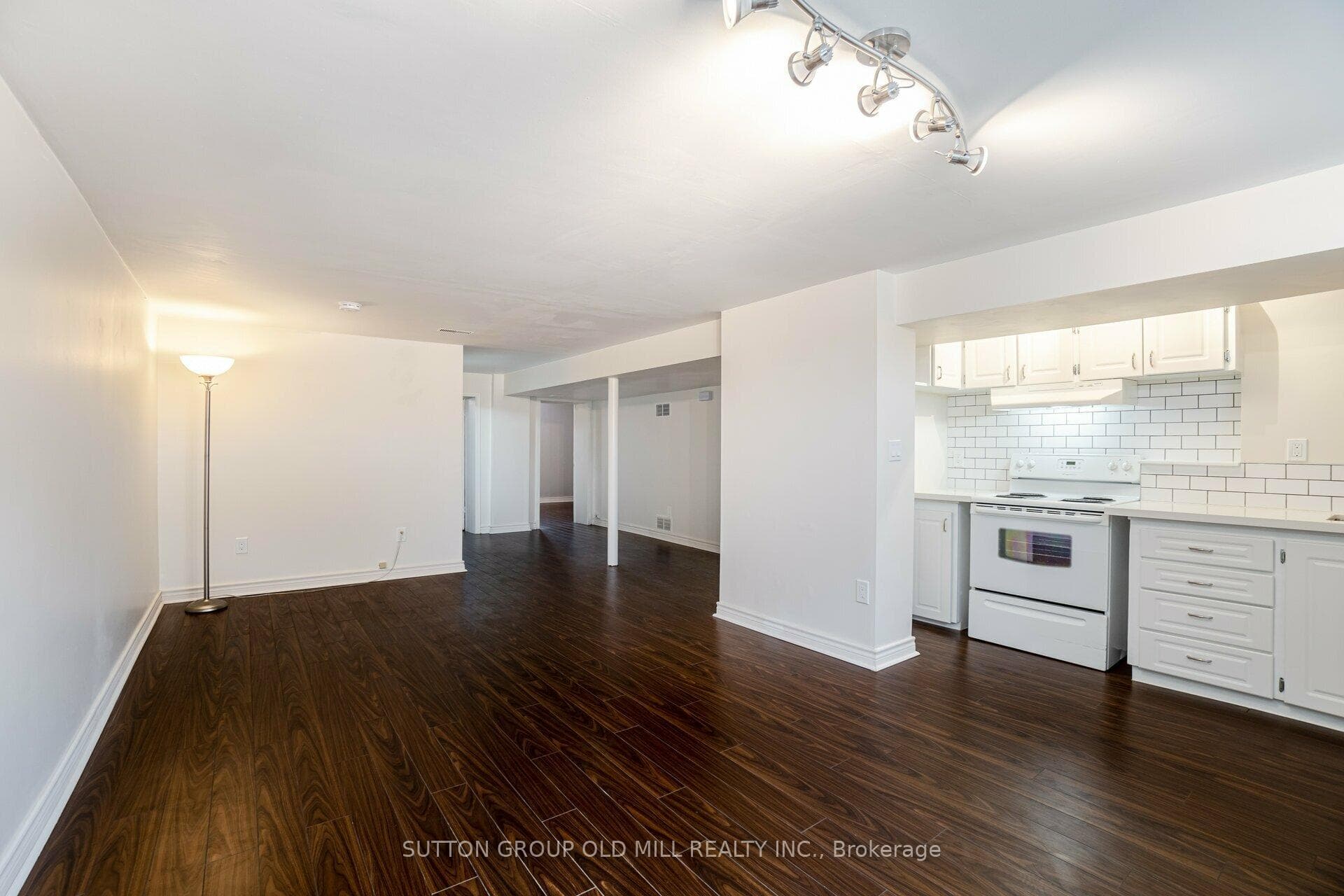 5 Applefield Drive Unit Lower photo 11