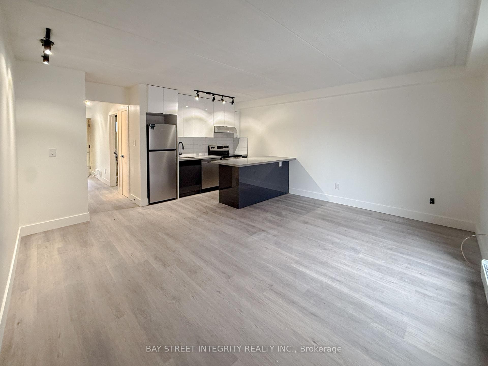678 Queen Street Unit Unit 2 photo 8