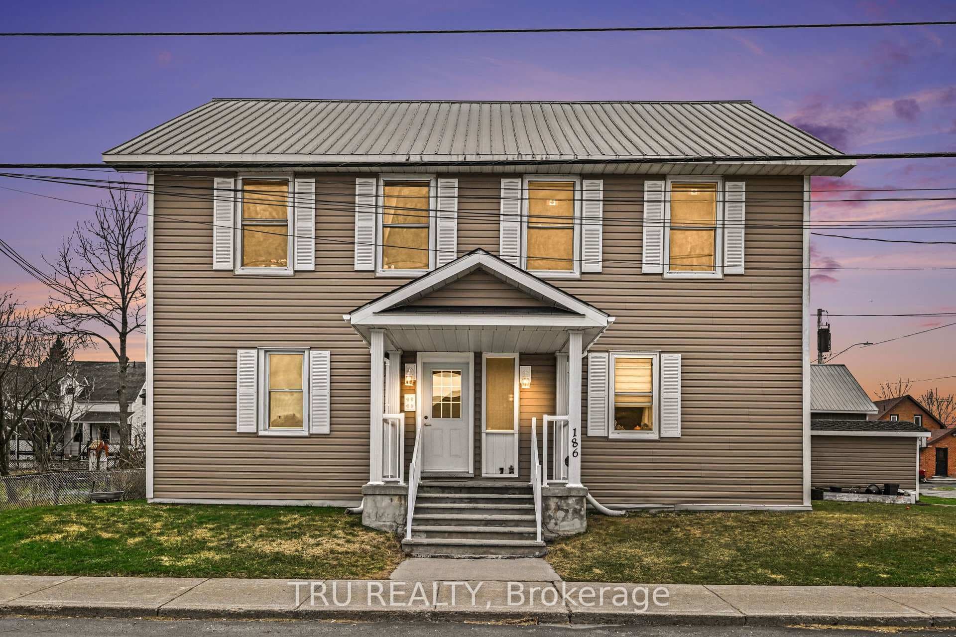 186 Water Street photo 1
