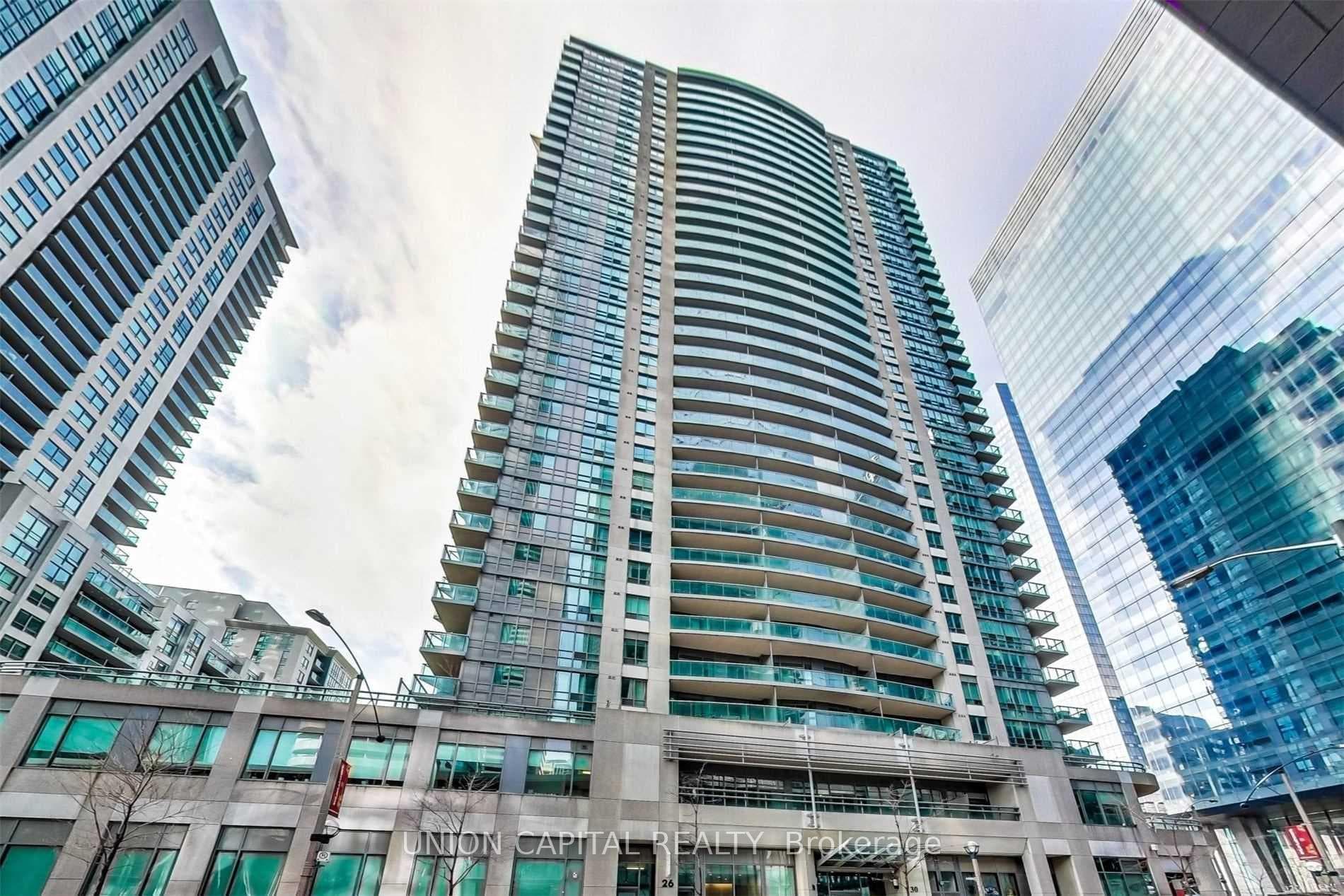 30 Grand Trunk Crescent Unit 1506 photo 4