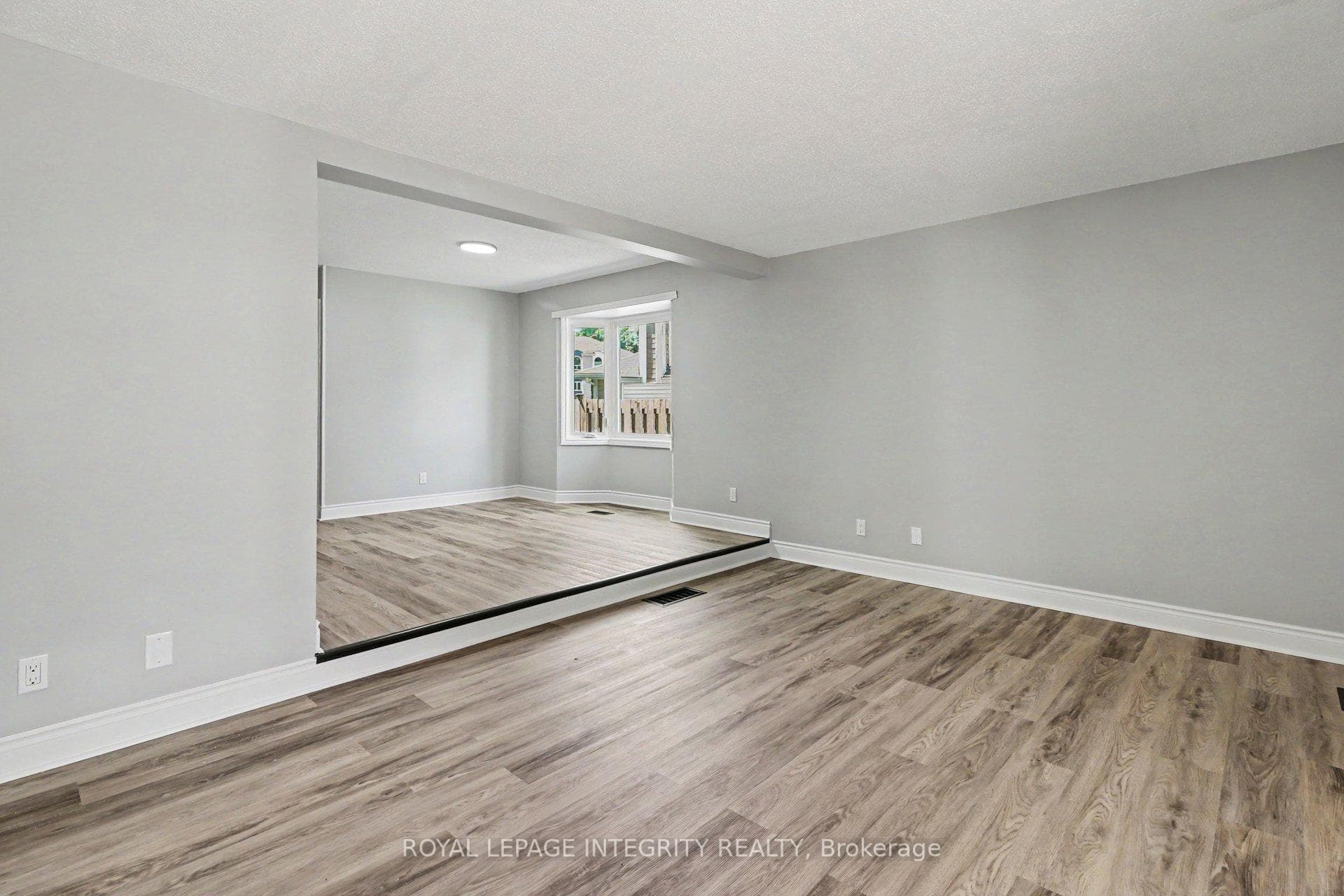 1511 Thurlow Street photo 4