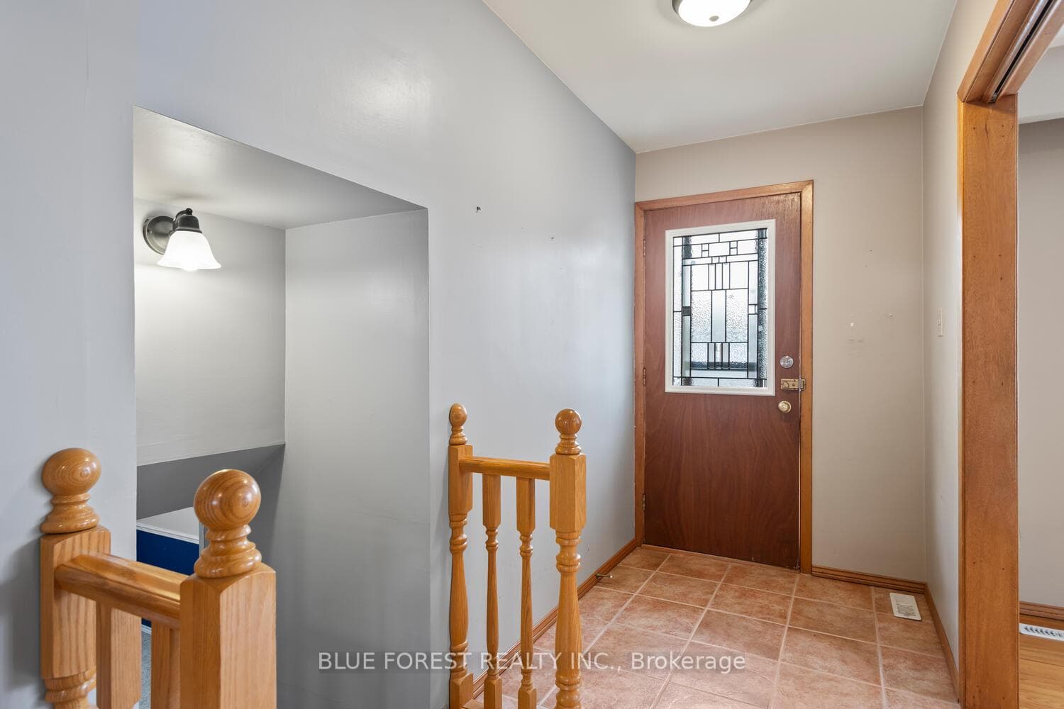 1001 Osgoode Drive photo 5