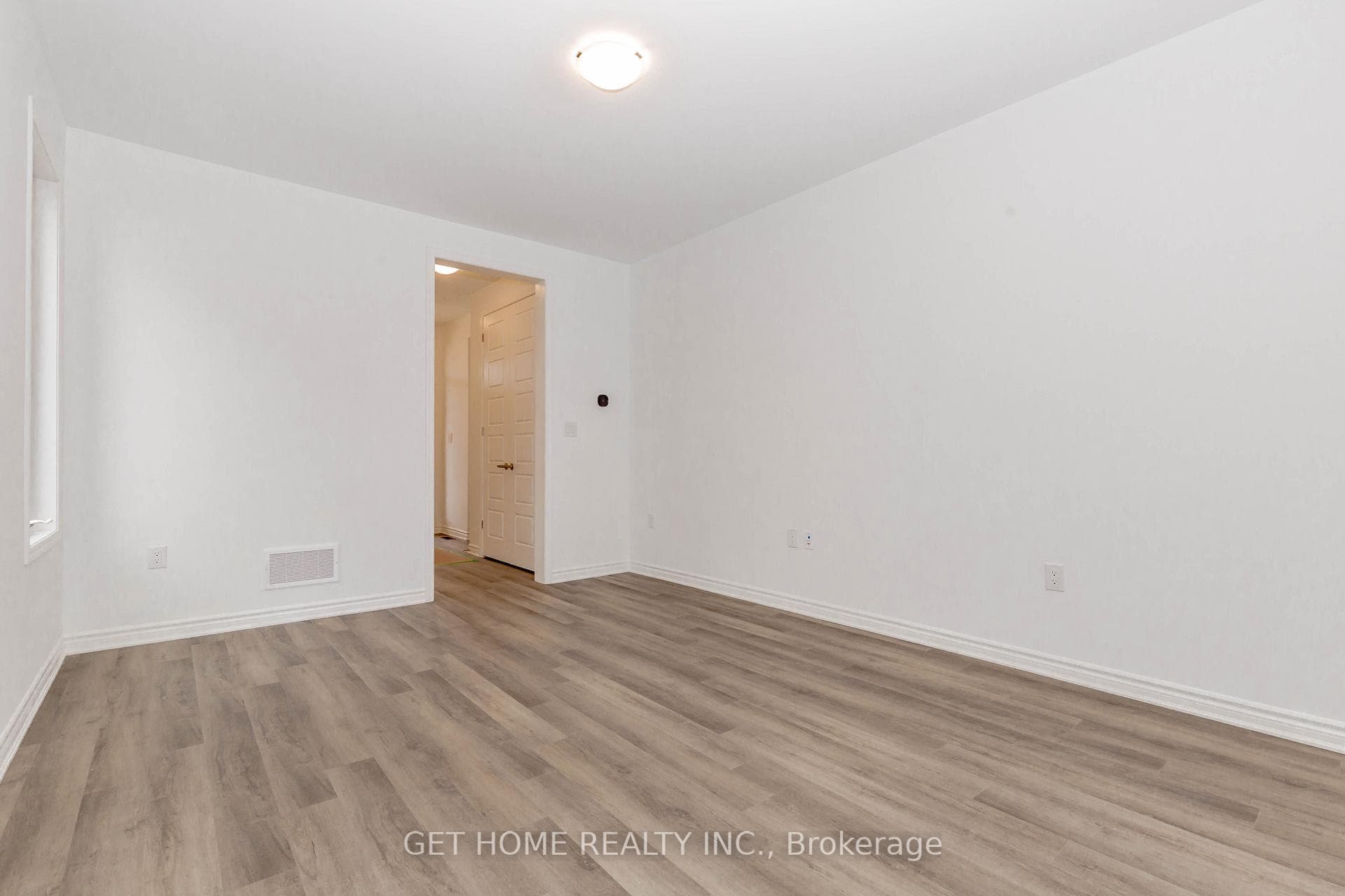 435 Gordon Krantz Avenue photo 10