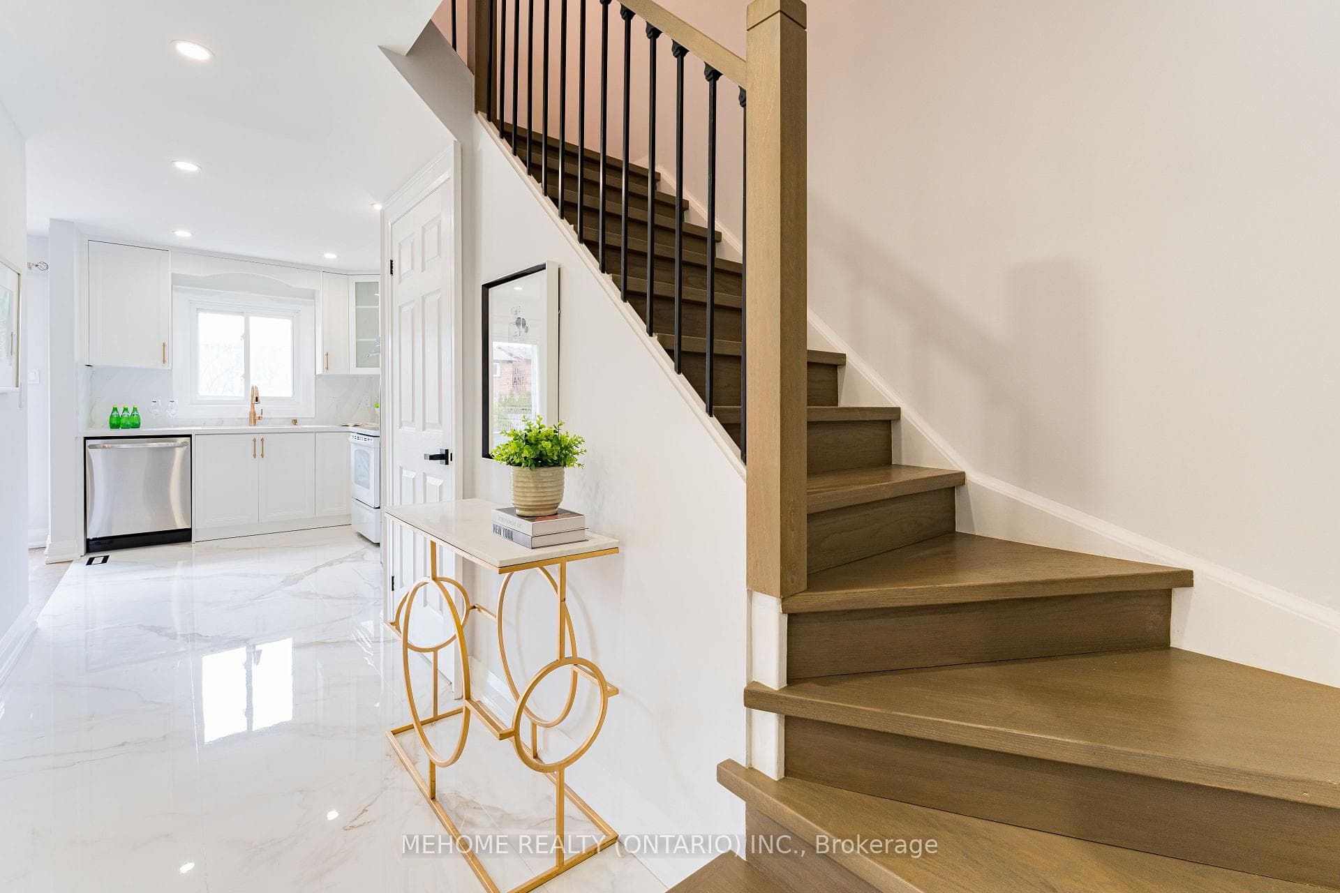 27 Debden Road photo 5