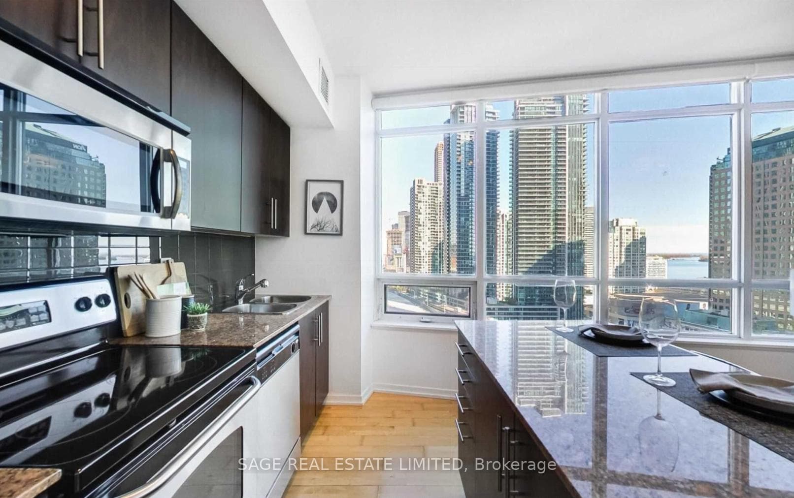 65 Bremner Boulevard Unit 1410 photo 5