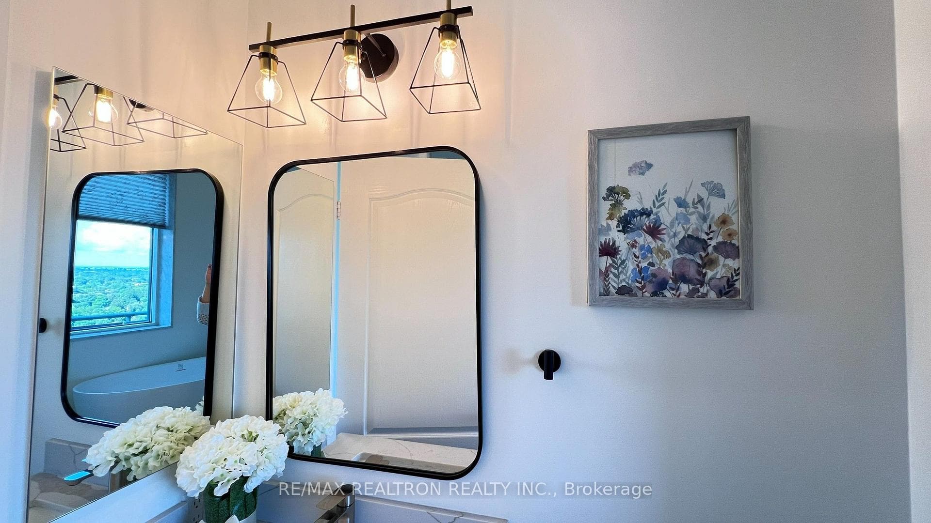 Master Bedroom Bathroom