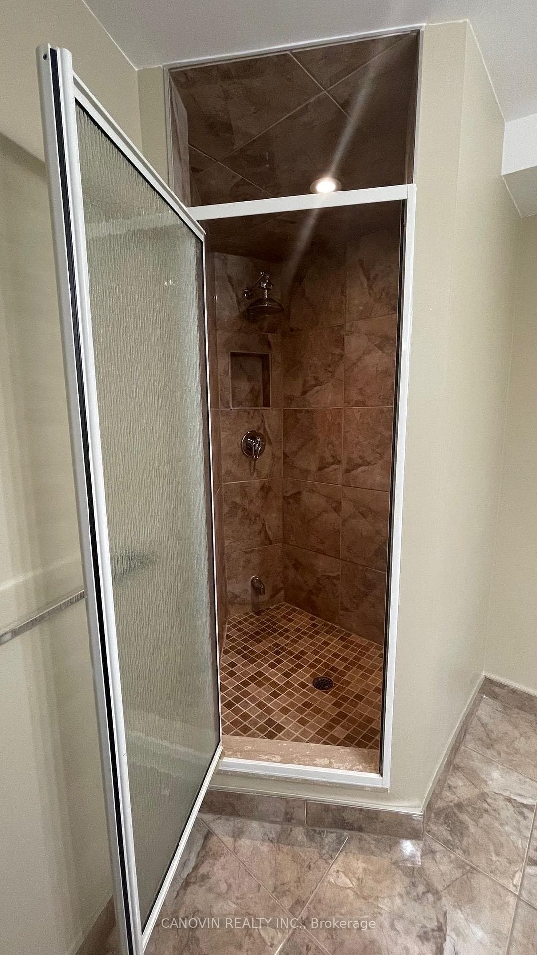 59 Helena Gardens photo 11