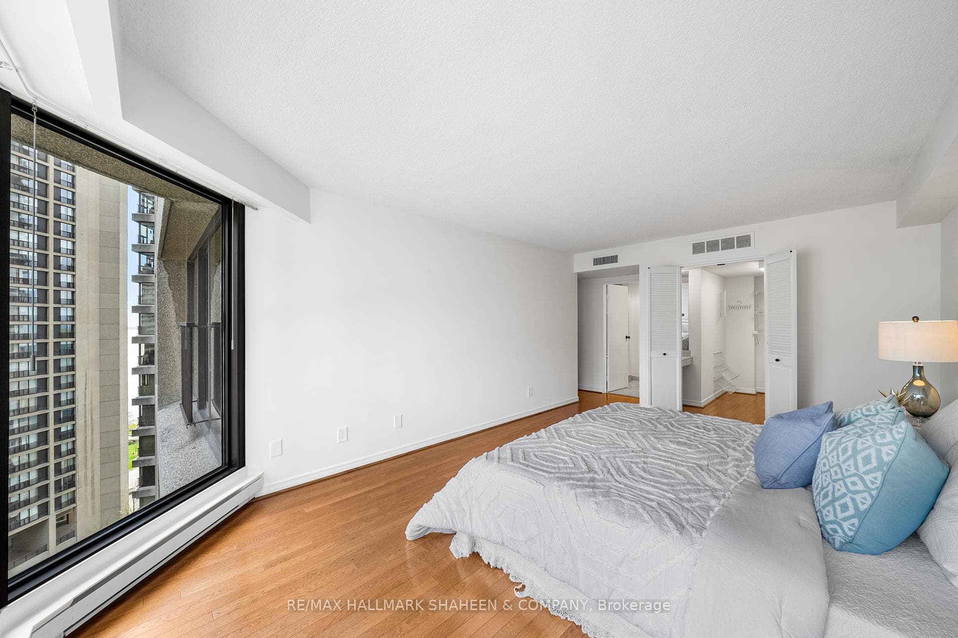 55 Harbour Square Unit 1711 photo 17