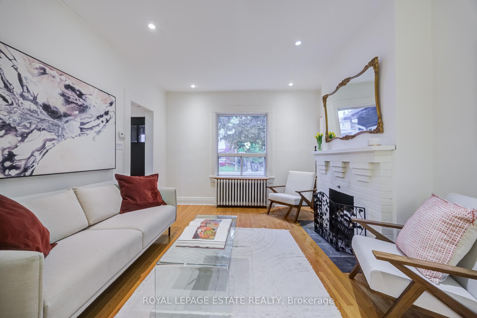 38 Queensbury Avenue photo 7