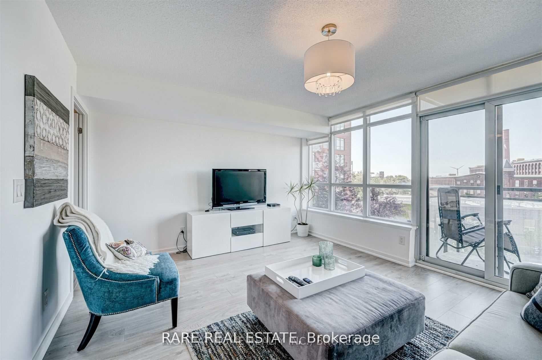 38 Joe Shuster Way Unit 515 photo 5
