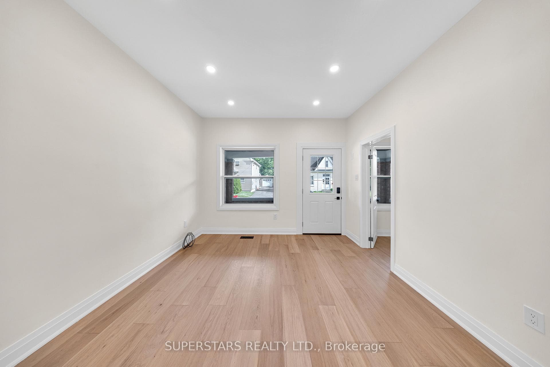 972 Dame Street photo 5