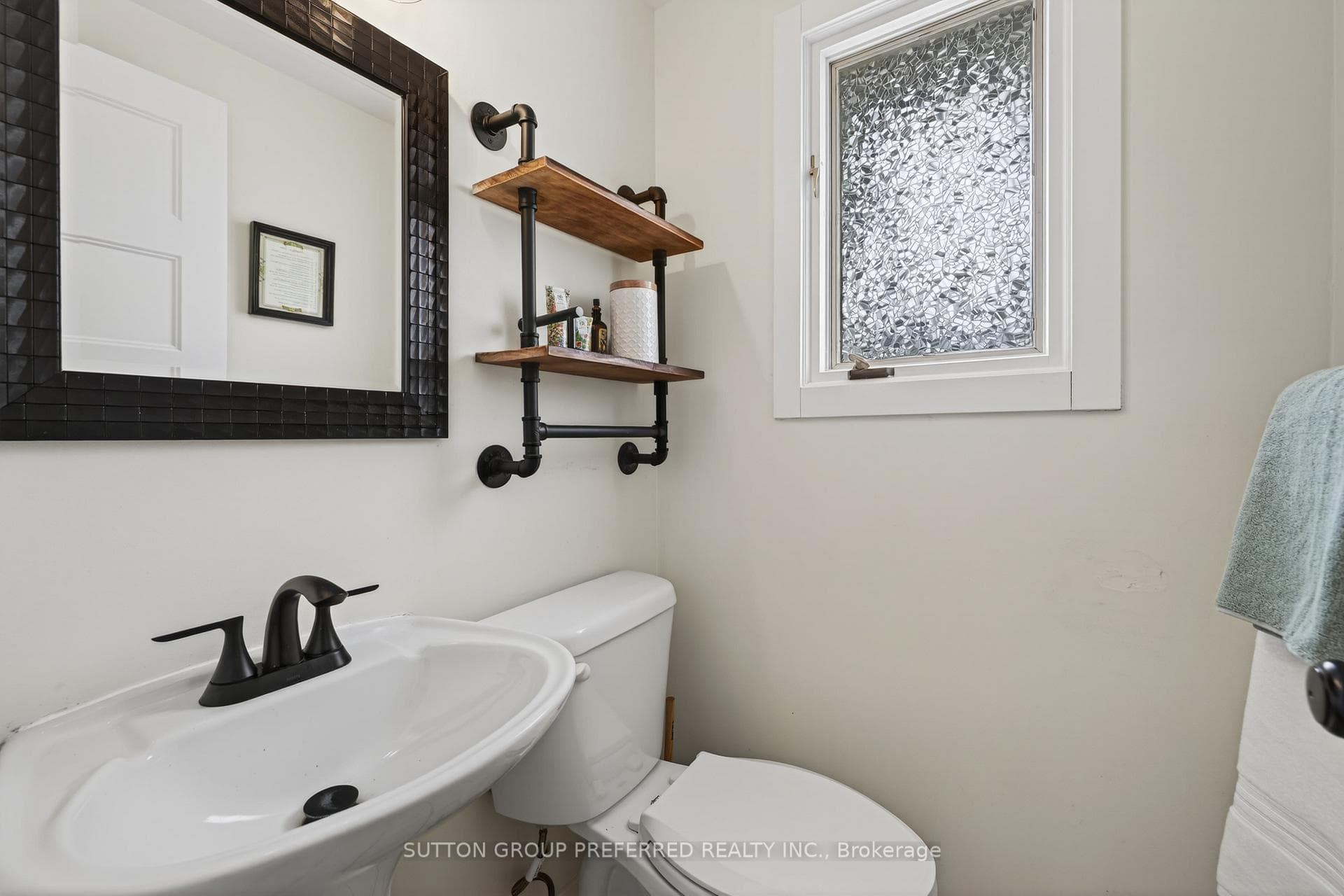 44 Cumberland Crescent photo 20
