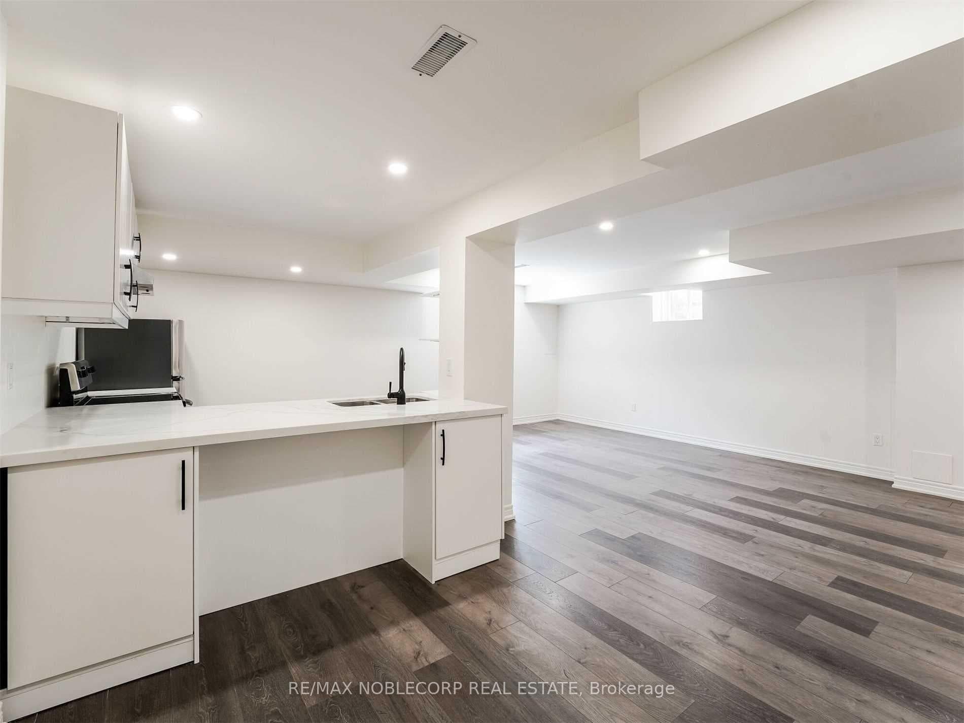 71 Pierre Berton Boulevard photo 13