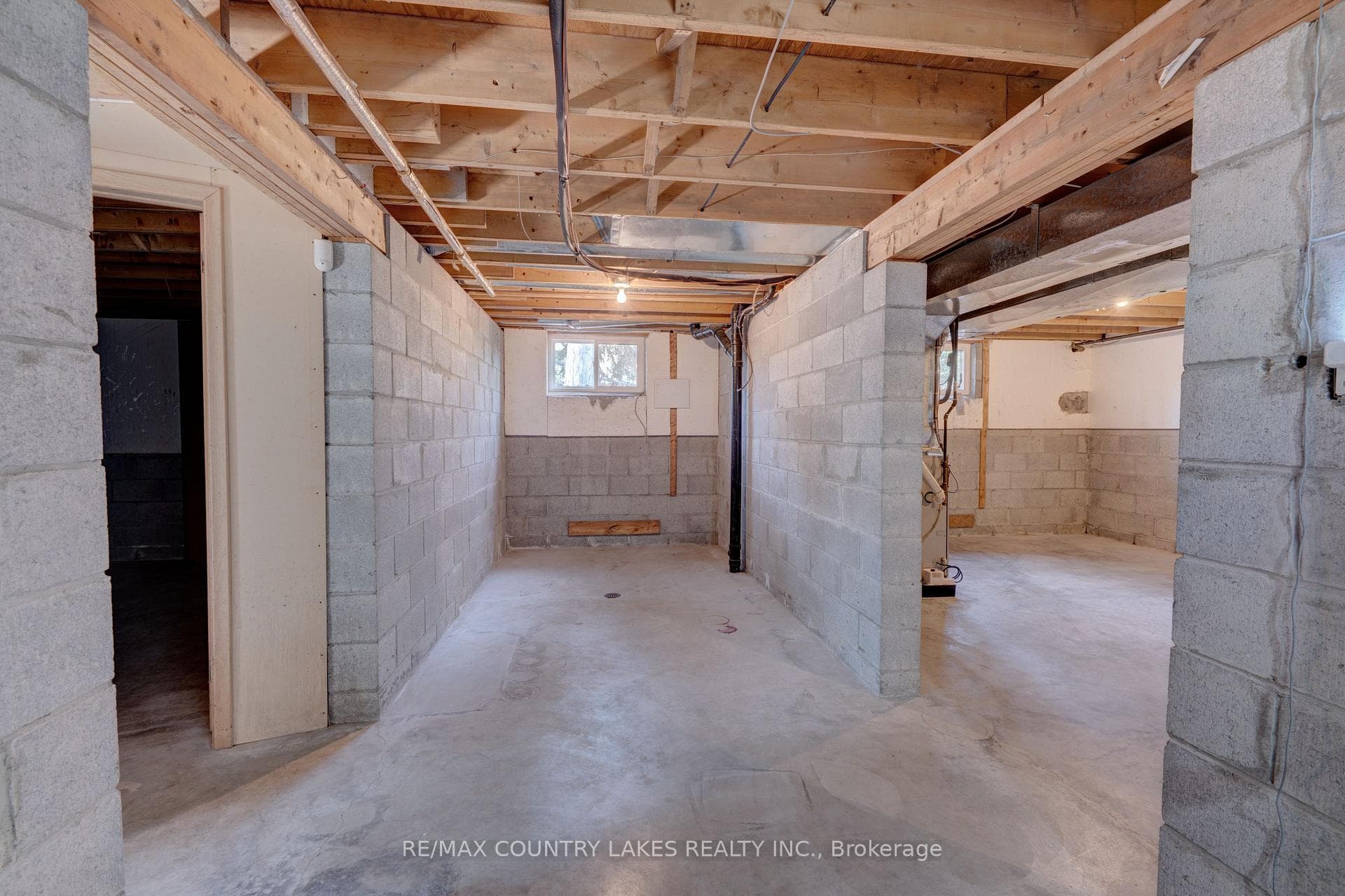 94 Laidlaw Street photo 26