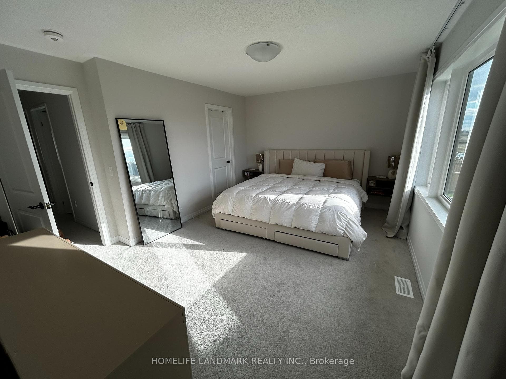 88 Freedom Crescent photo 12