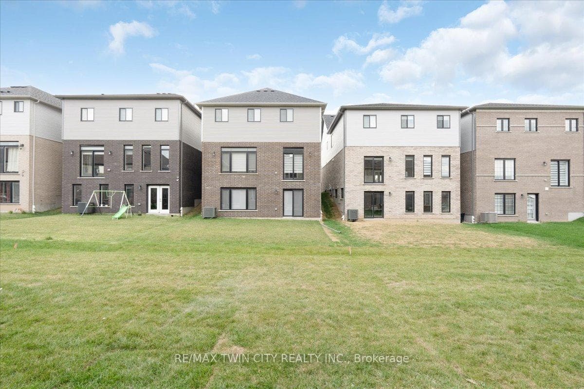 66 Grassbourne Avenue photo 33