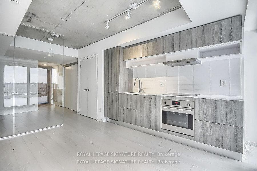 5 Soudan Avenue Unit 816 photo 1