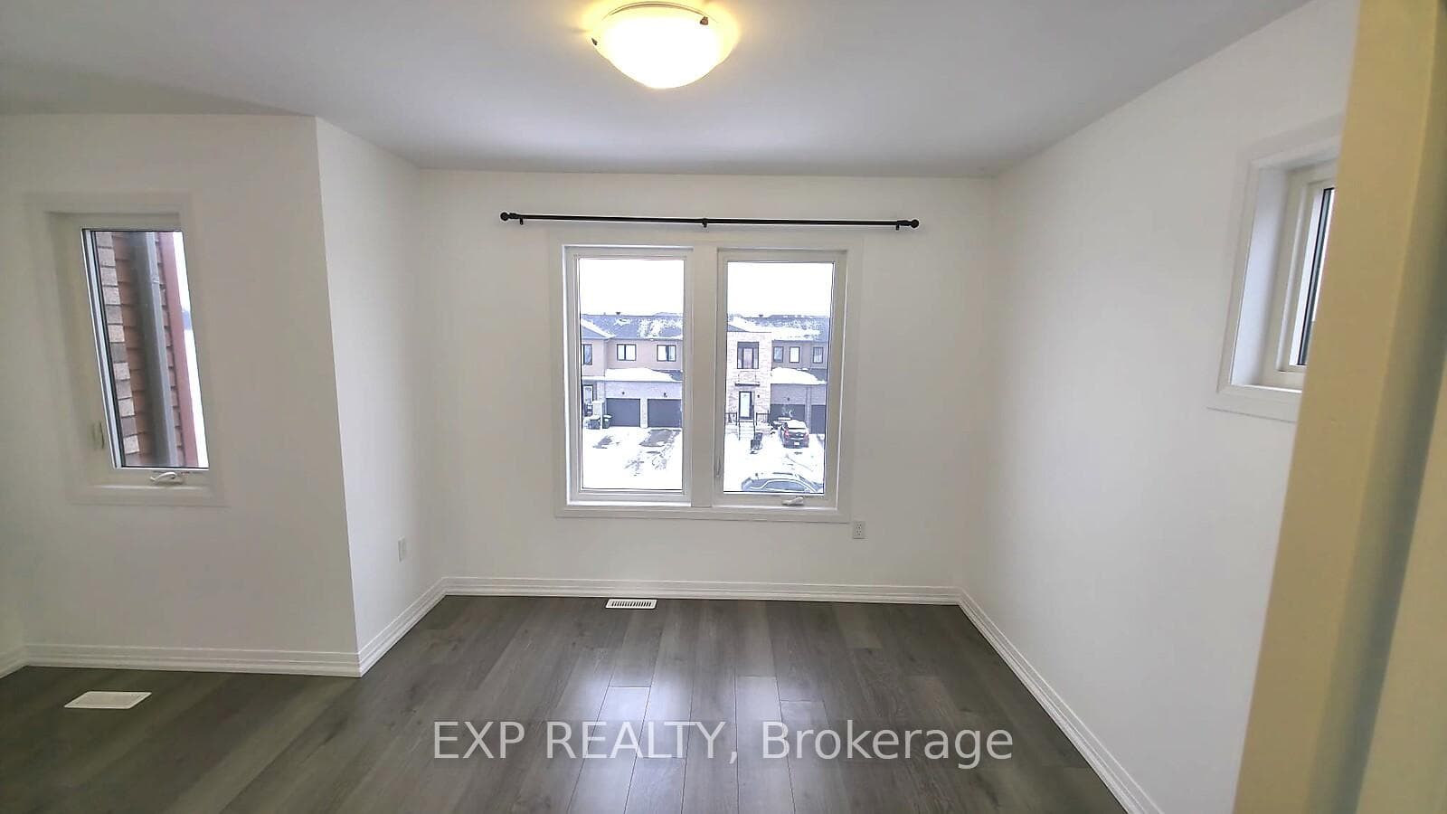 111 Fairlane Avenue photo 21