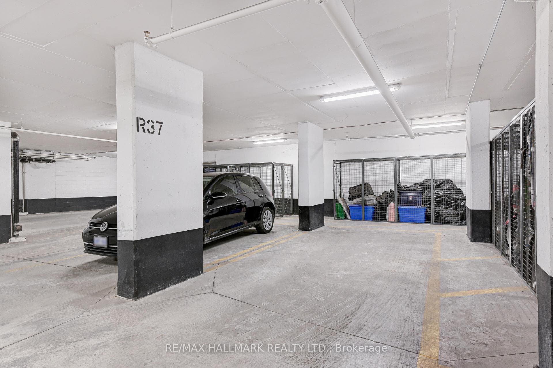 1238 Dundas Street Unit 813 photo 14