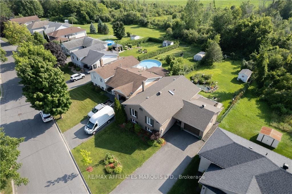3136 NORTHDALE Drive photo 2
