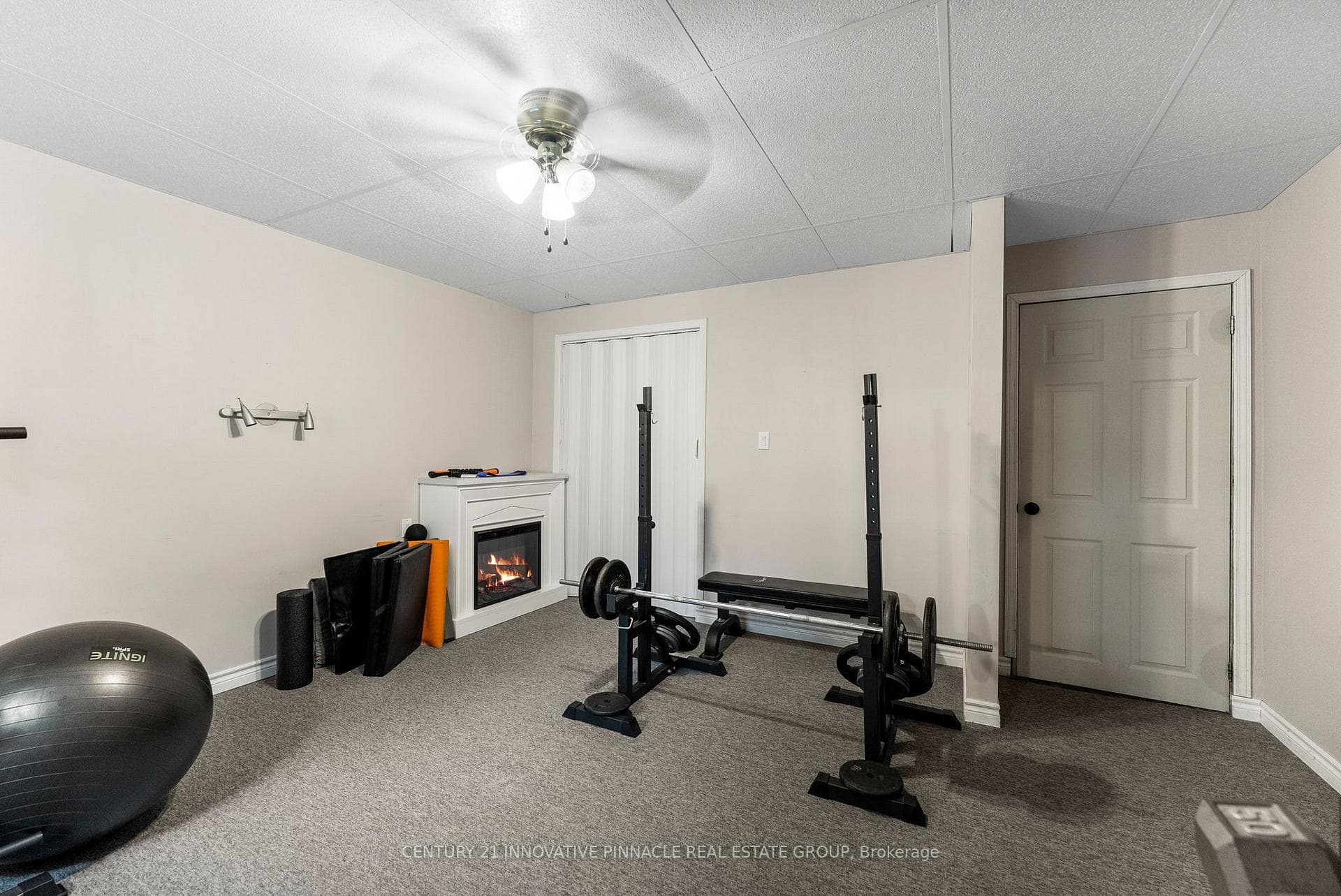 594 Herbert Street photo 25