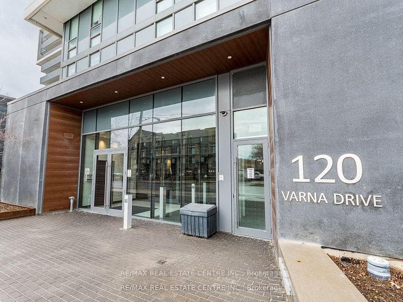 120 Varna Drive Unit 605 photo 3