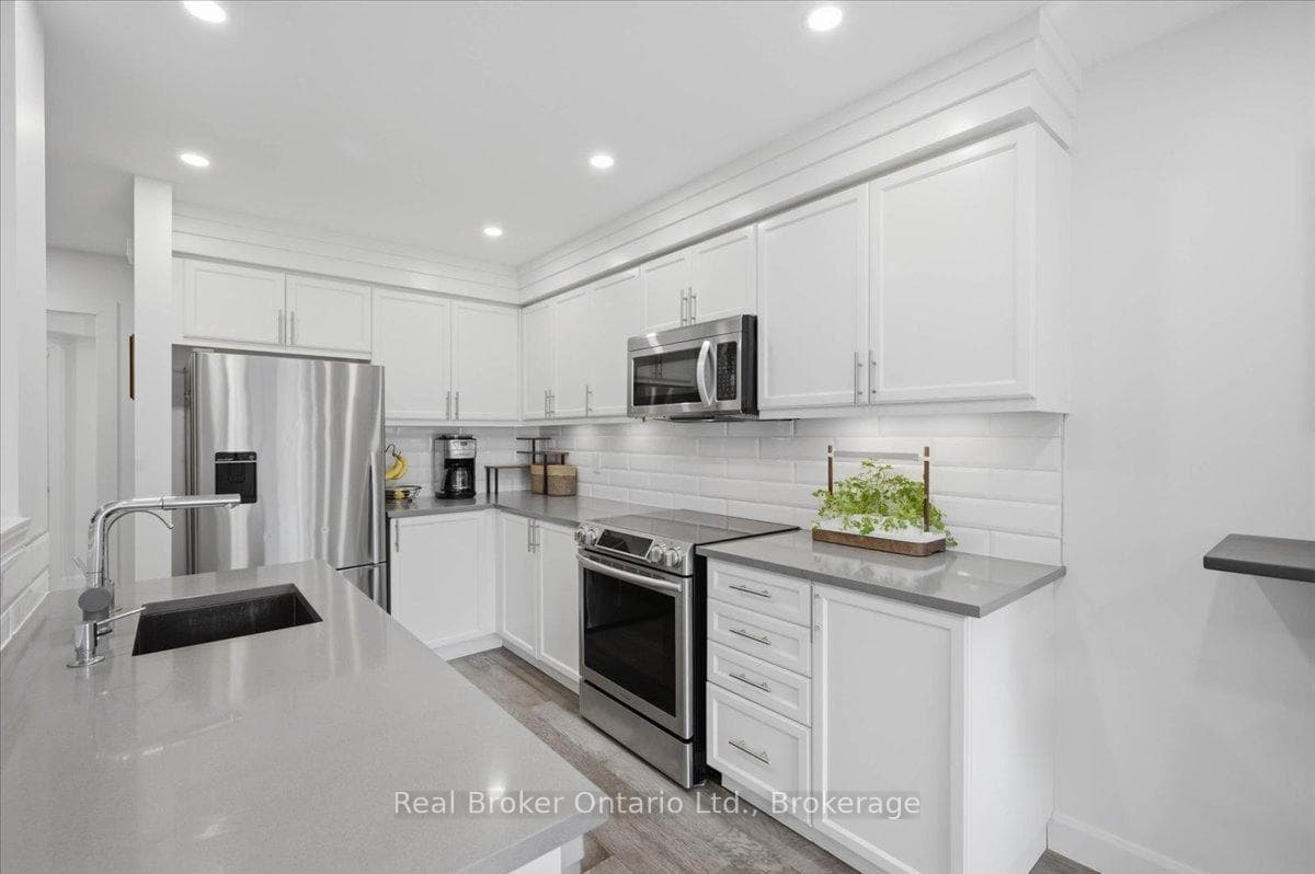 54 Laughland Lane photo 1