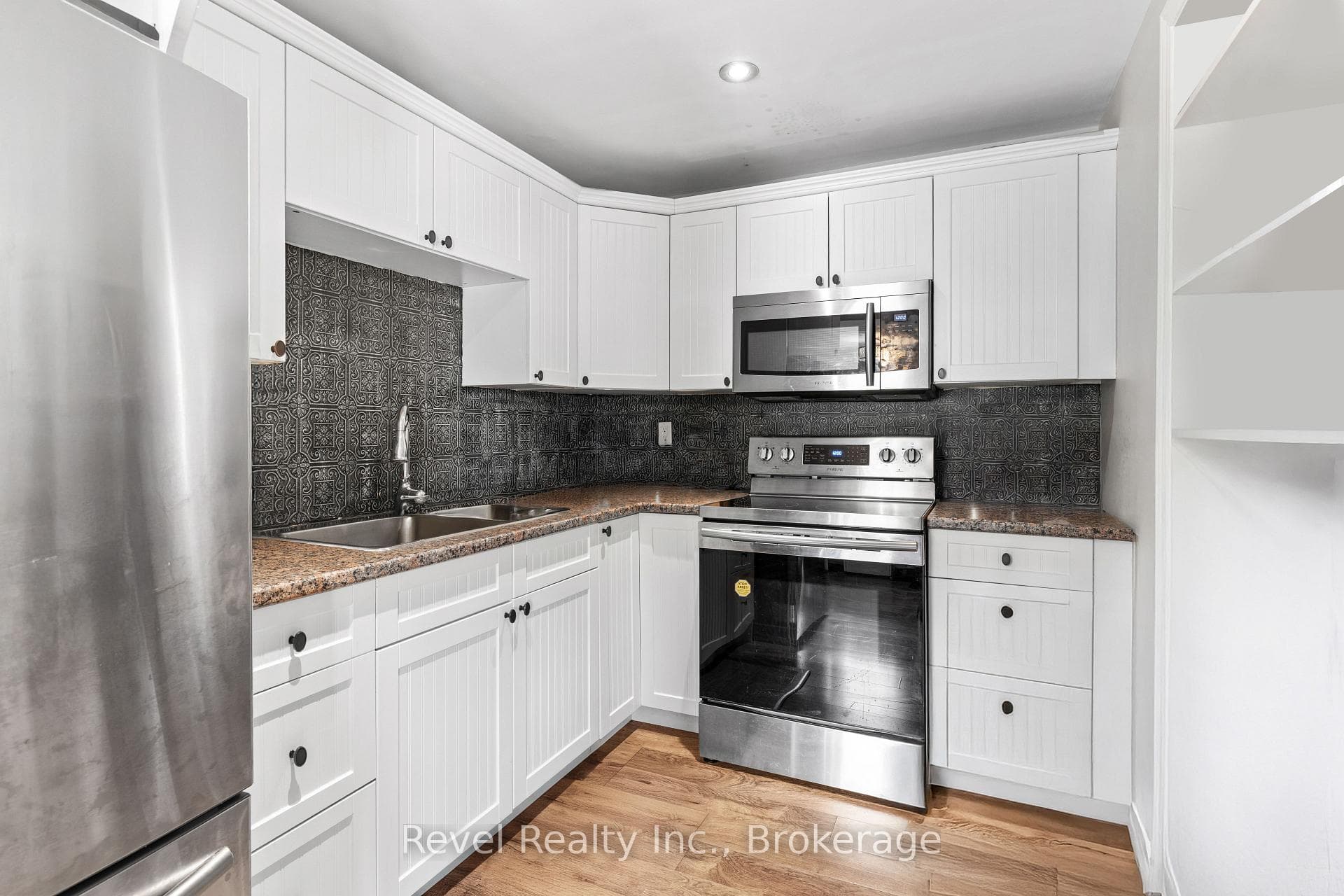 1718 Kirkfield Road photo 28