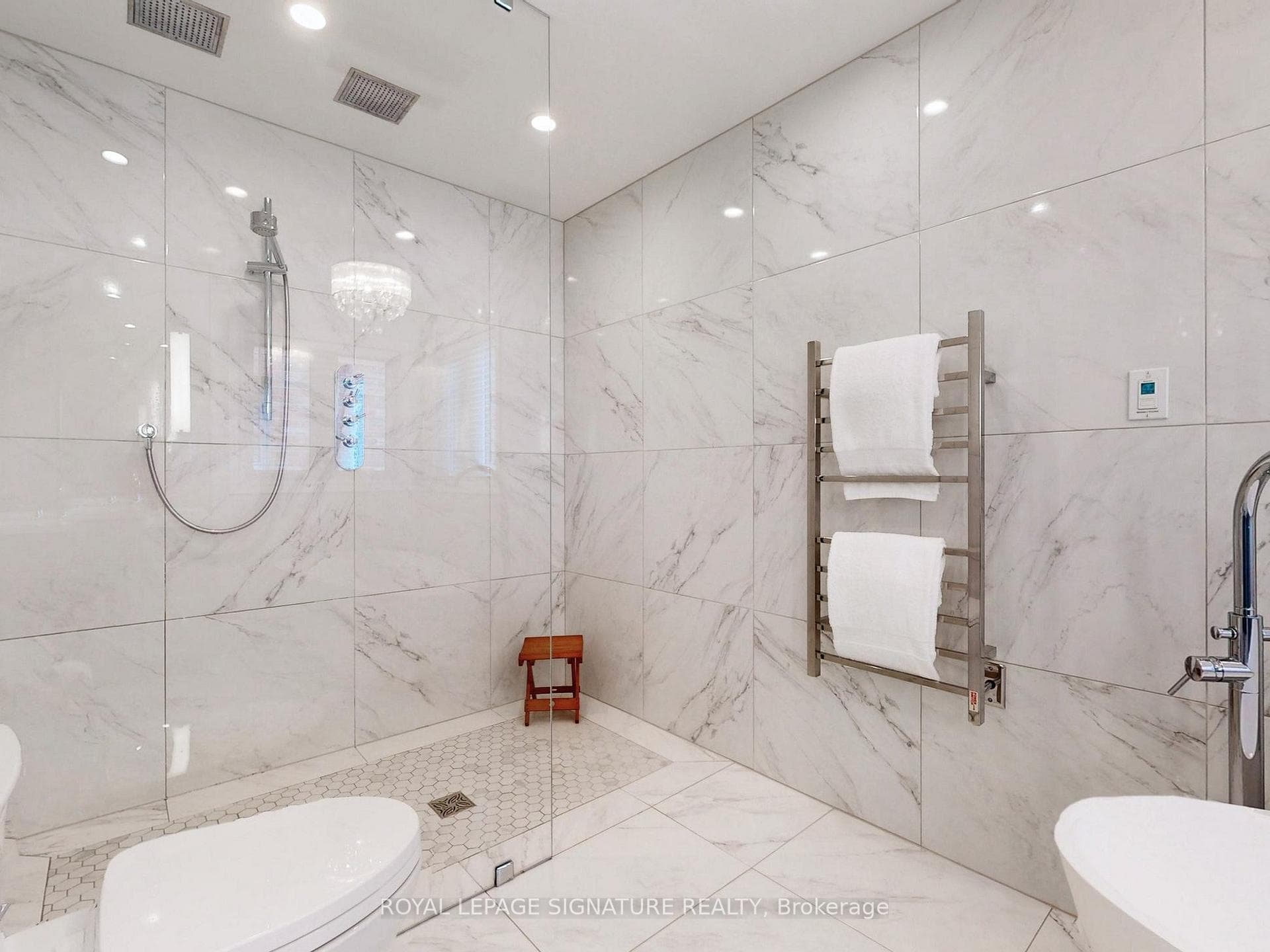 84 Angus Glen Boulevard photo 17