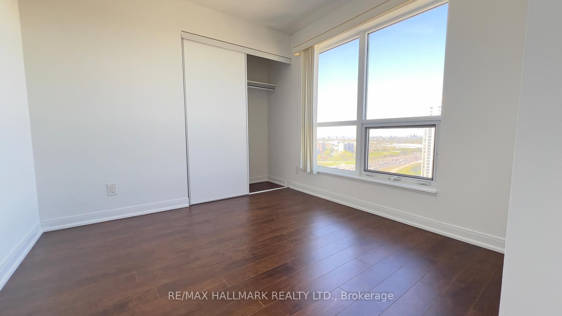 151 Village Green Square Unit 2904 photo 12