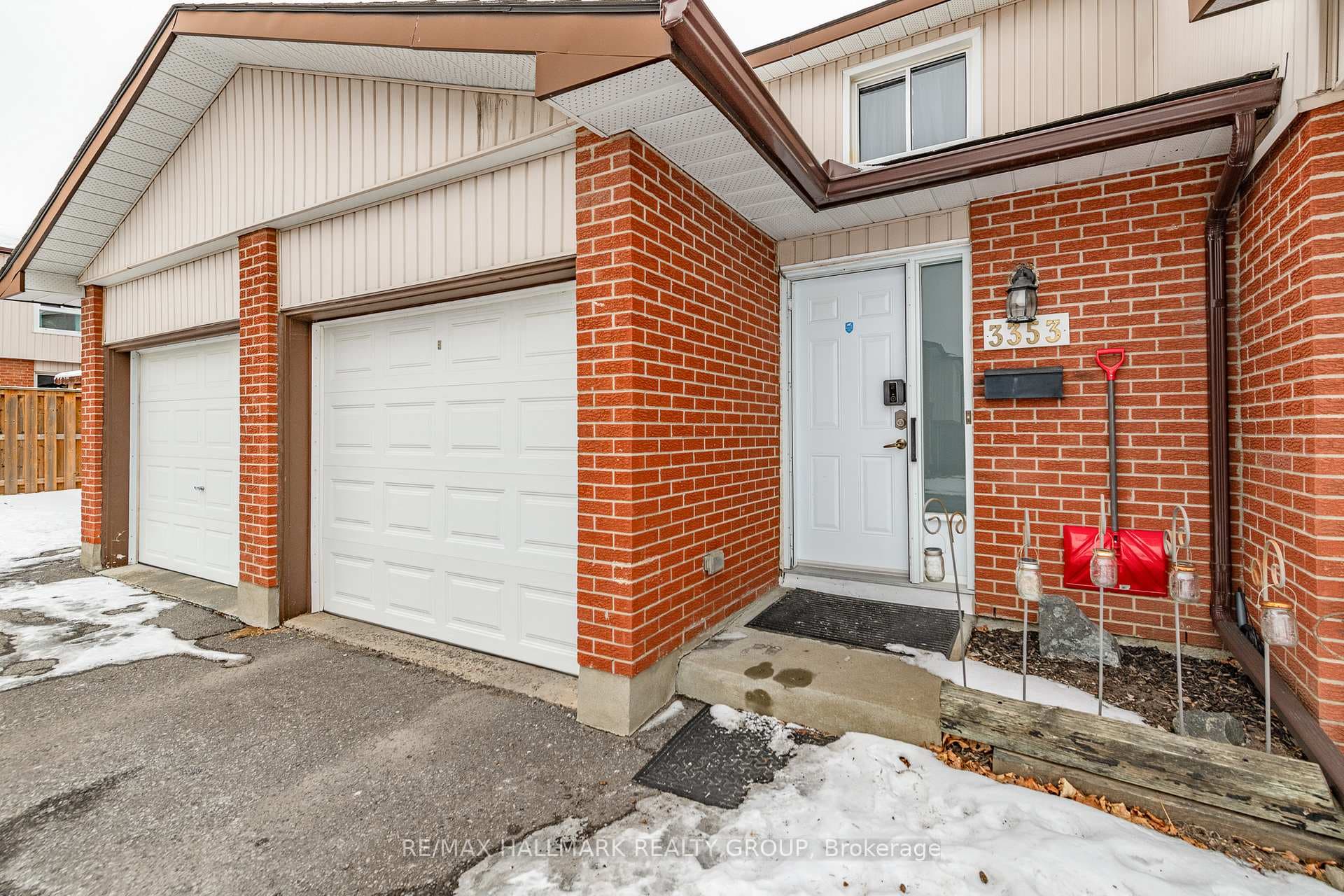 3353 HOGARTH Avenue photo 2
