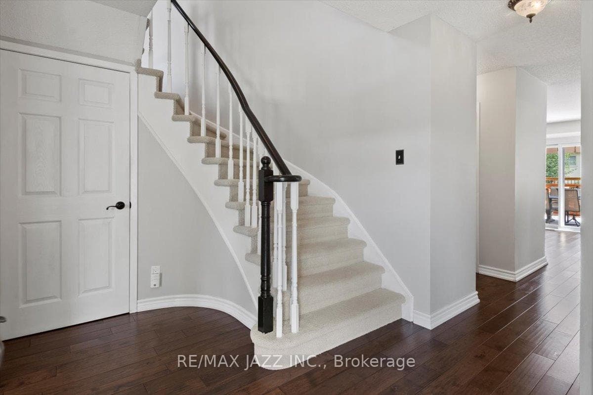 79 Hemingford Place photo 5