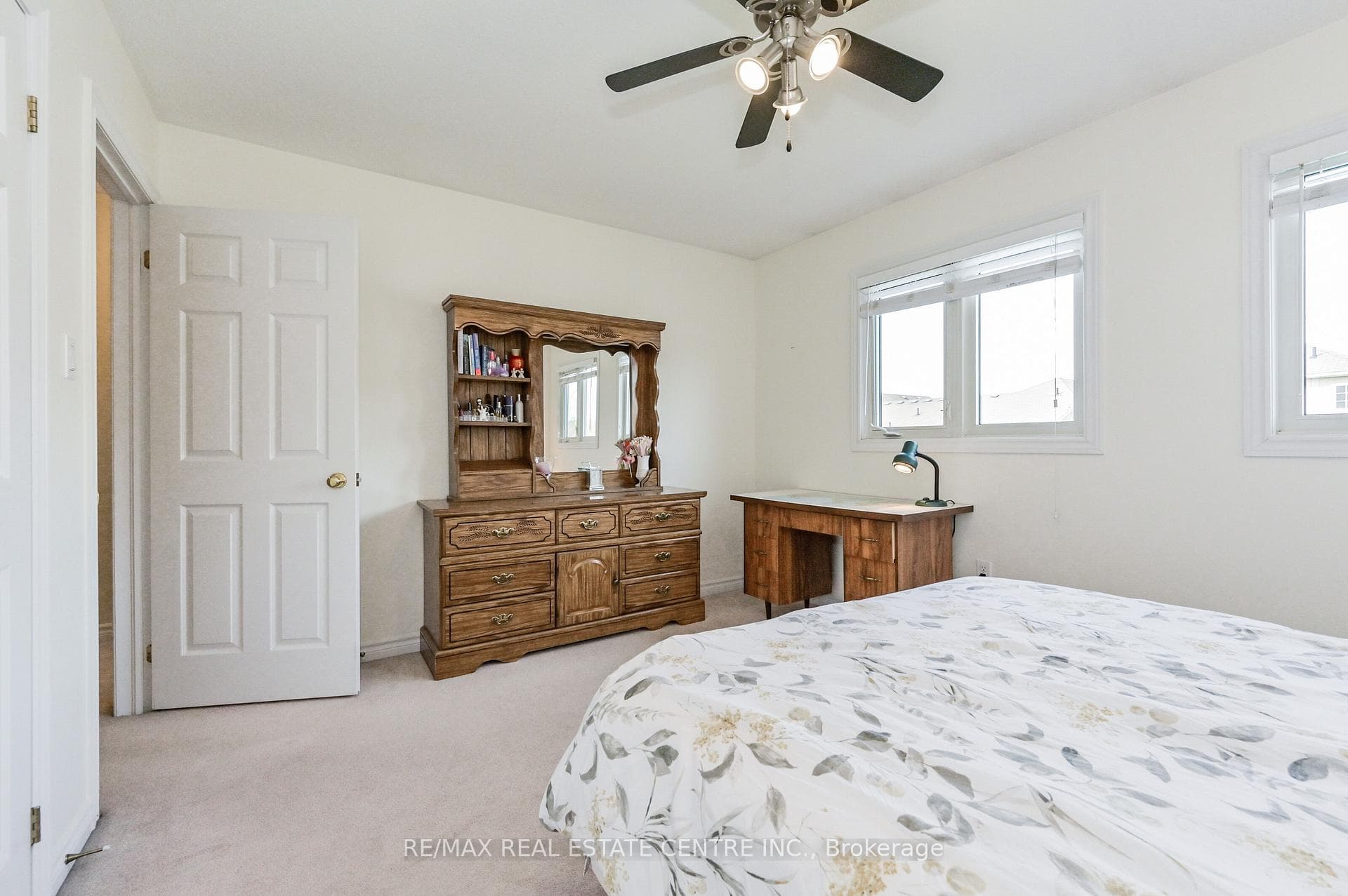 55 James Arnott Crescent photo 18