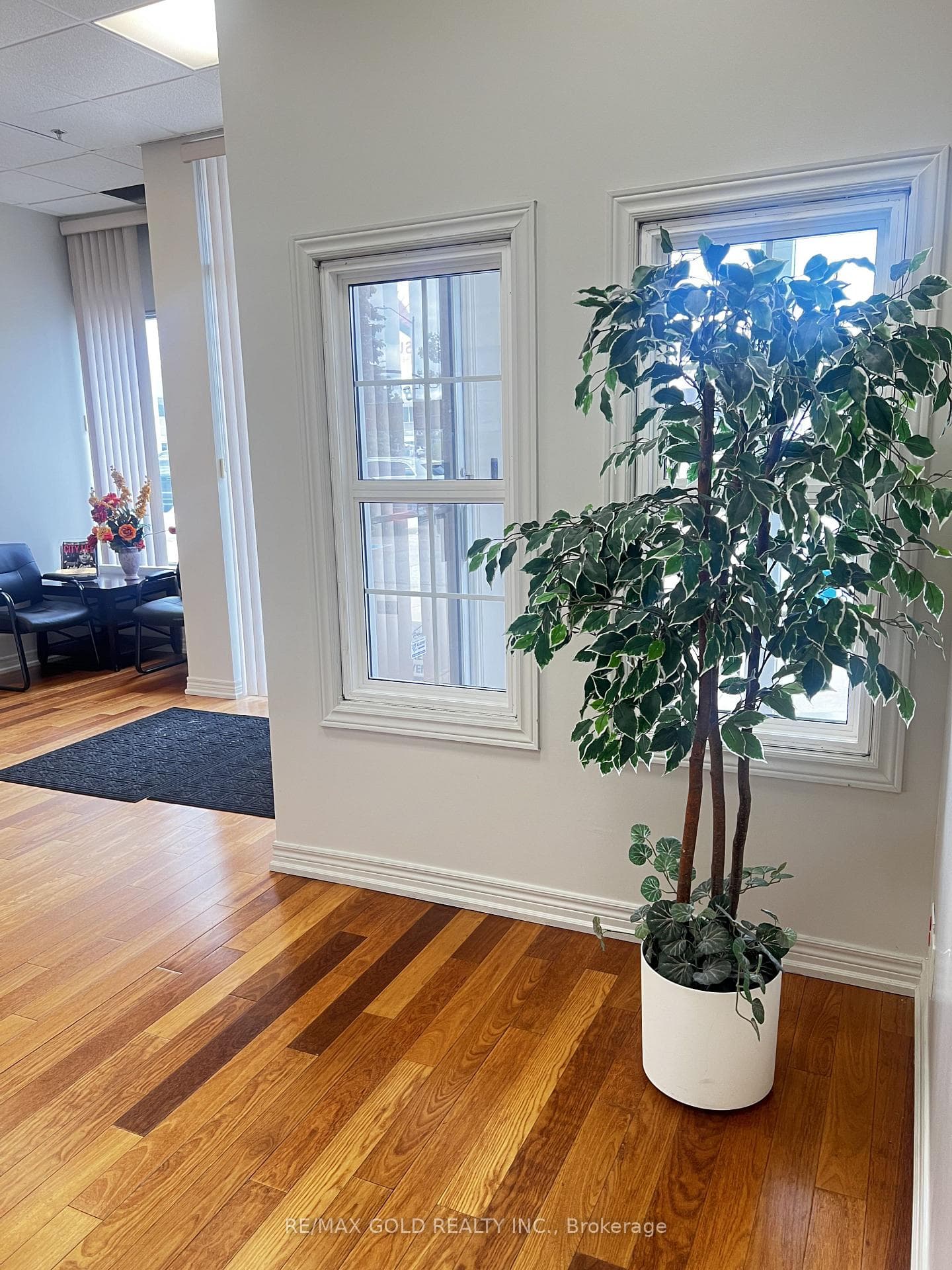 111 Zenway Boulevard Unit 33 photo 13