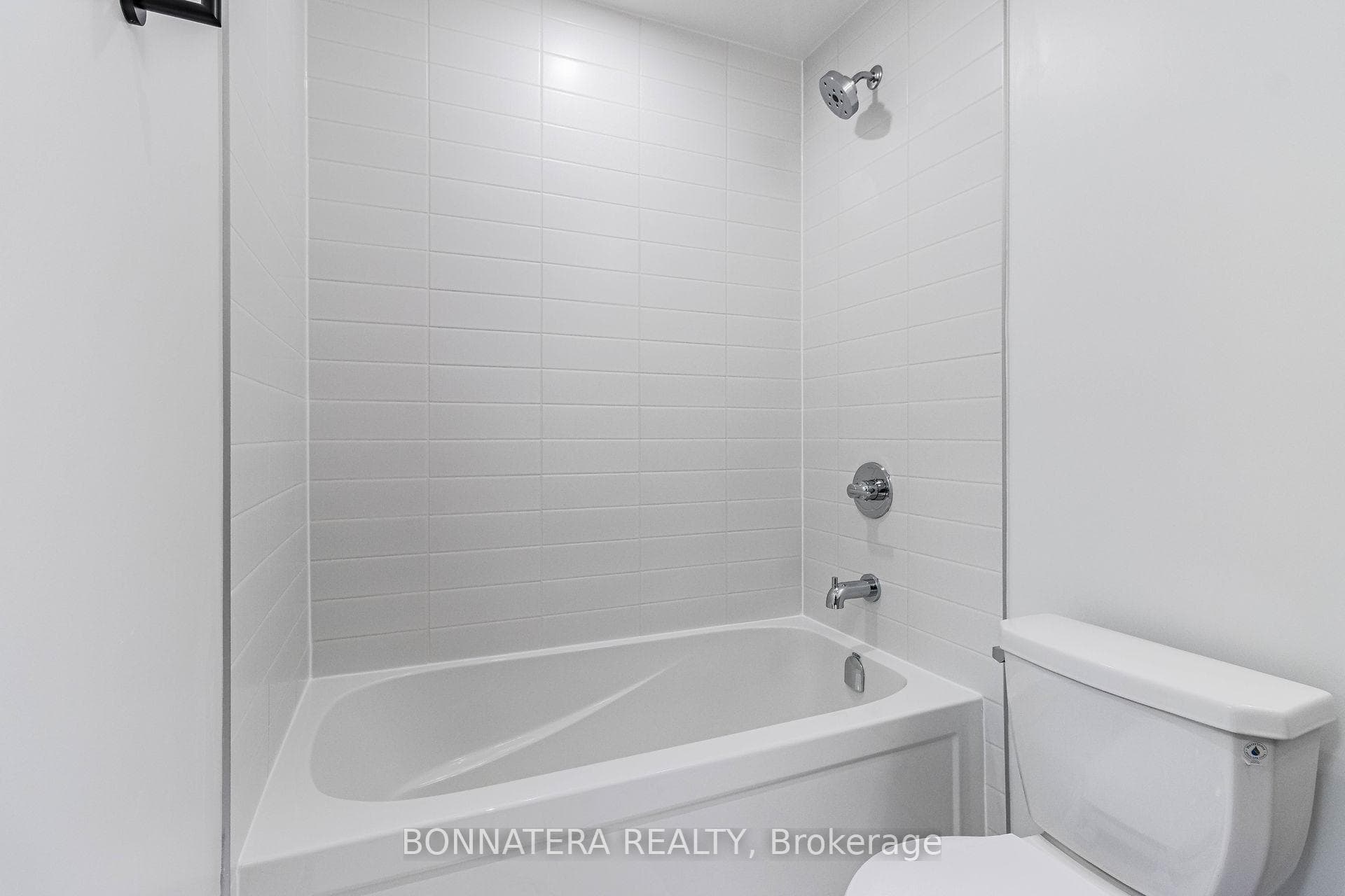 10 Lagerfeld Drive Unit 414 photo 33