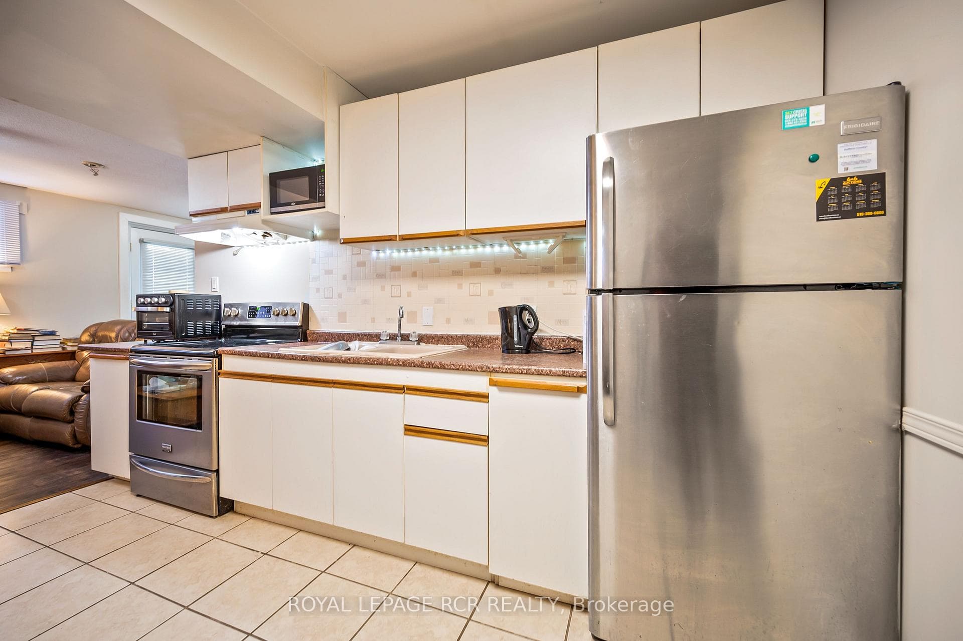 707 Victoria Street photo 12