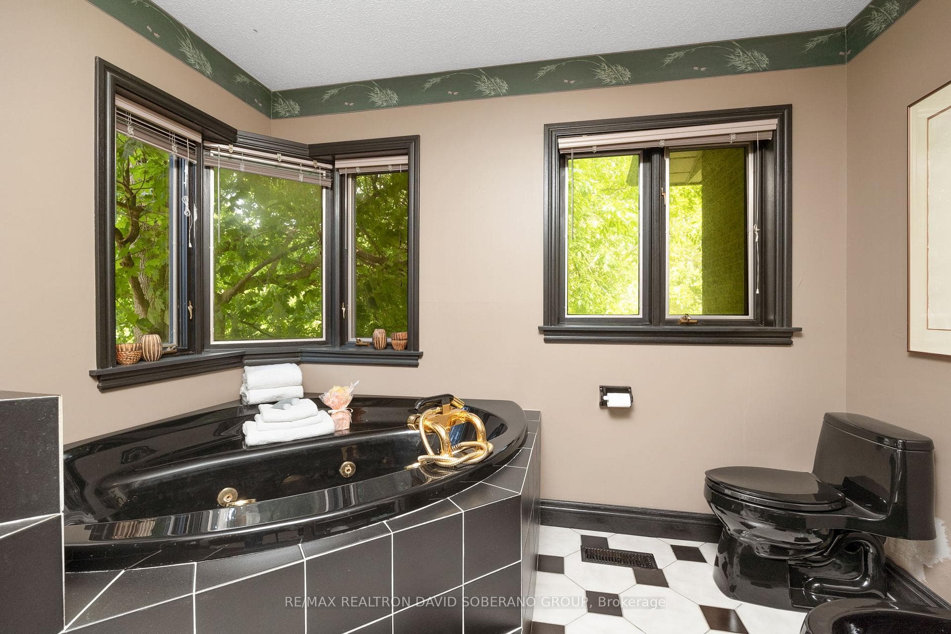 66 Reiner Road photo 21