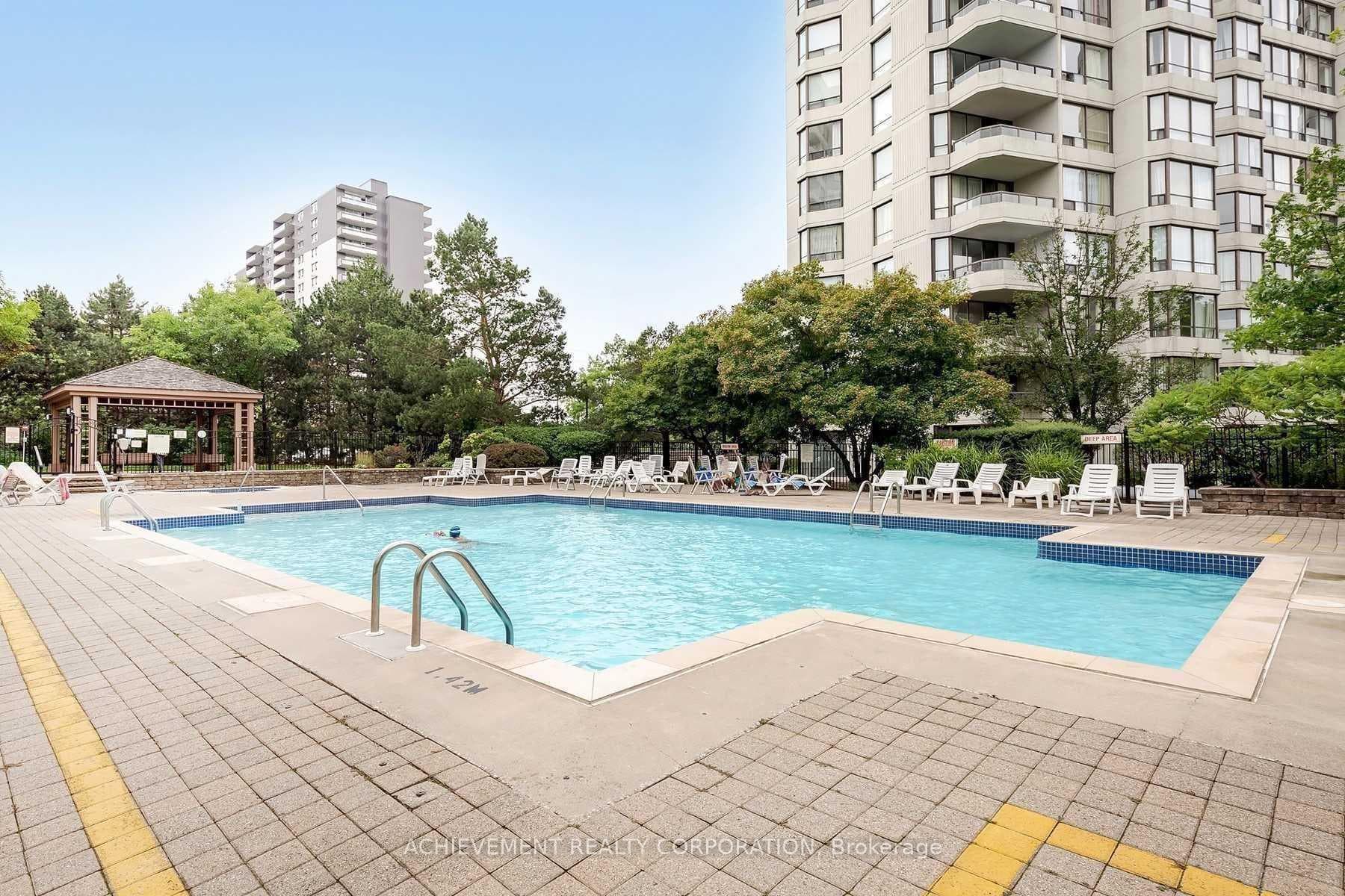 1121 Steeles Avenue Unit 1509 photo 3