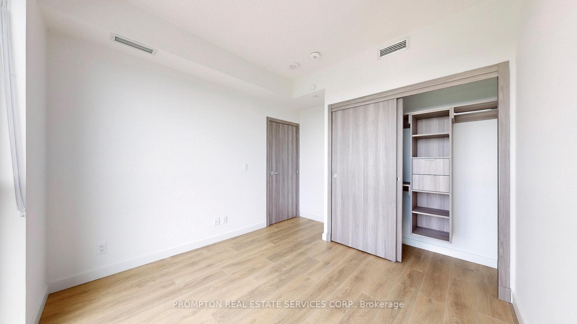 27 McMahon Drive Unit 3302 photo 43